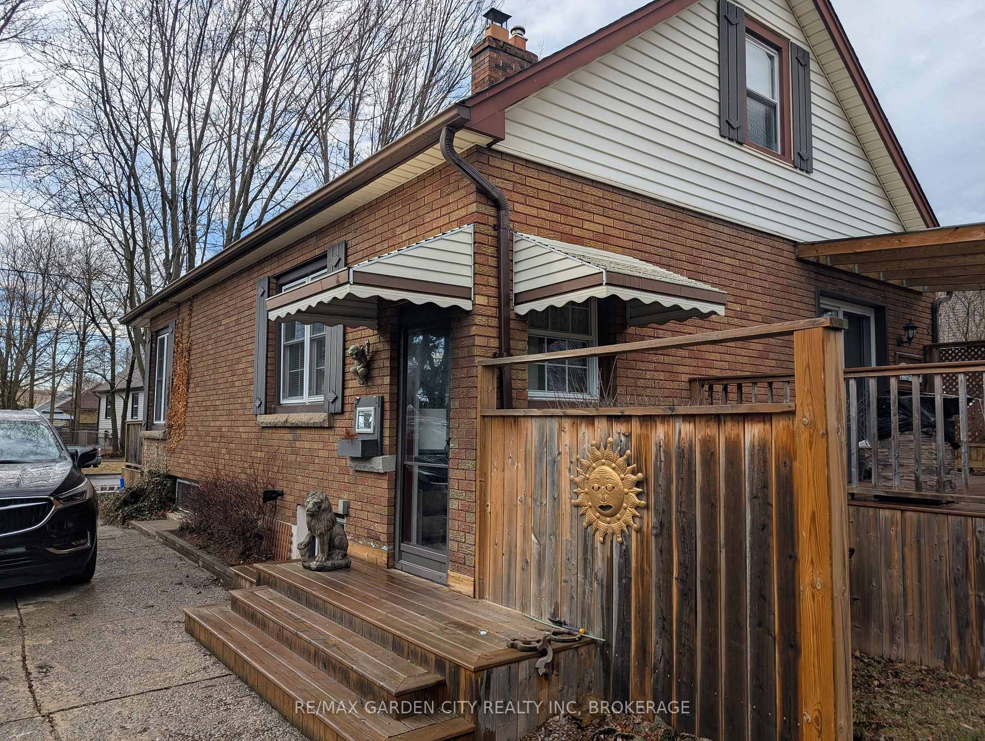 Photo 23 of 22 Currie Street, St. Catharines, Facer — HOMEH