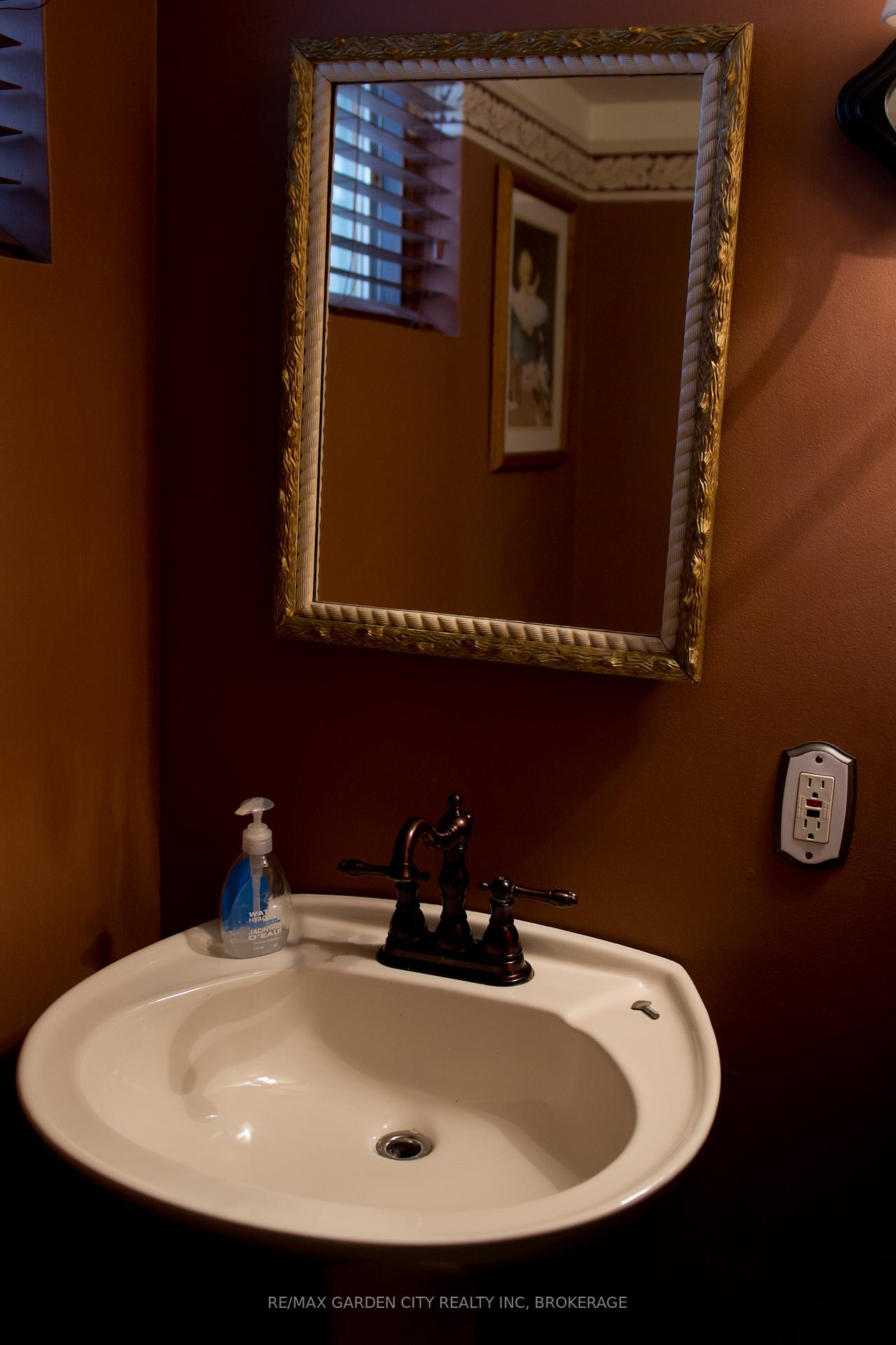 Photo 56 of 22 Currie Street, St. Catharines, Facer — HOMEH