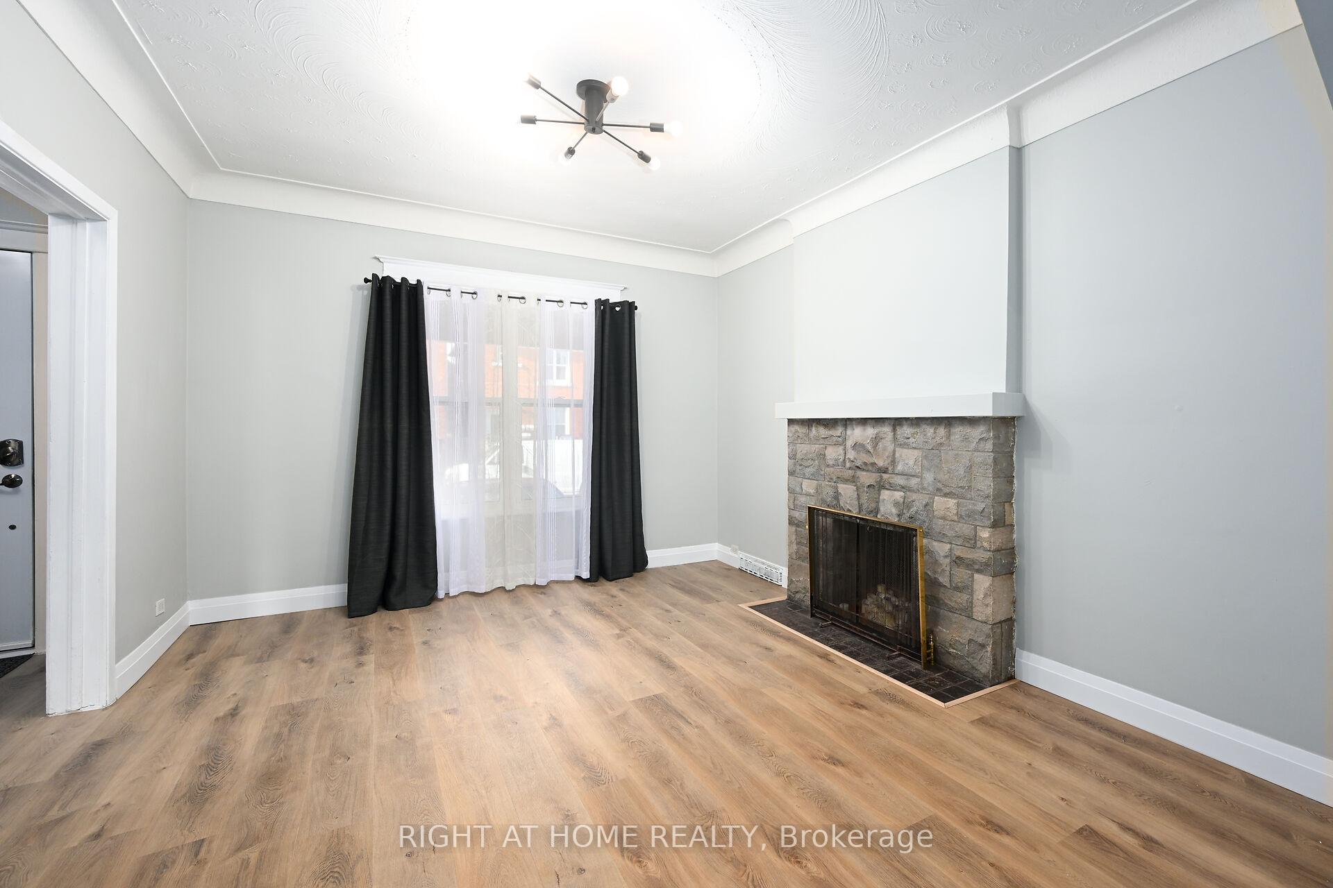 Photo 4 of 30 Fairleigh Avenue N, Hamilton, Gibson — HOMEH