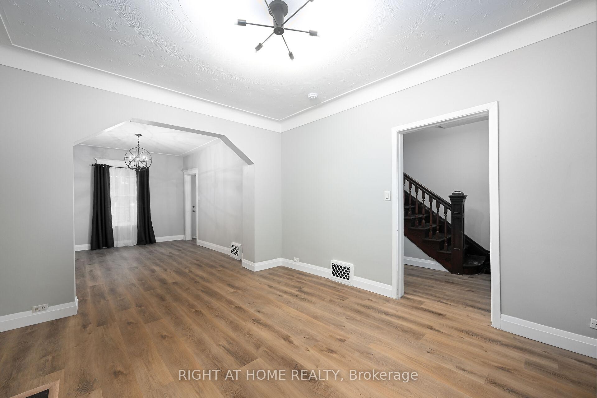 Photo 6 of 30 Fairleigh Avenue N, Hamilton, Gibson — HOMEH