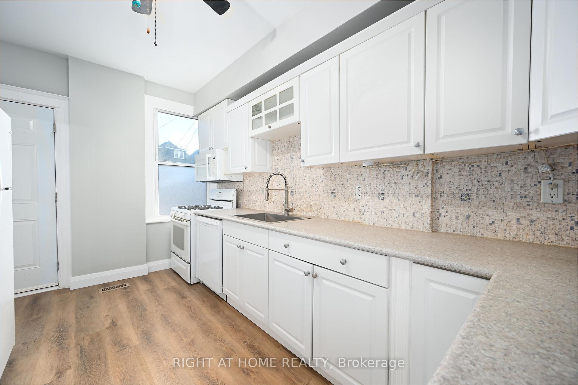 Photo 9 of 30 Fairleigh Avenue N, Hamilton, Gibson — HOMEH