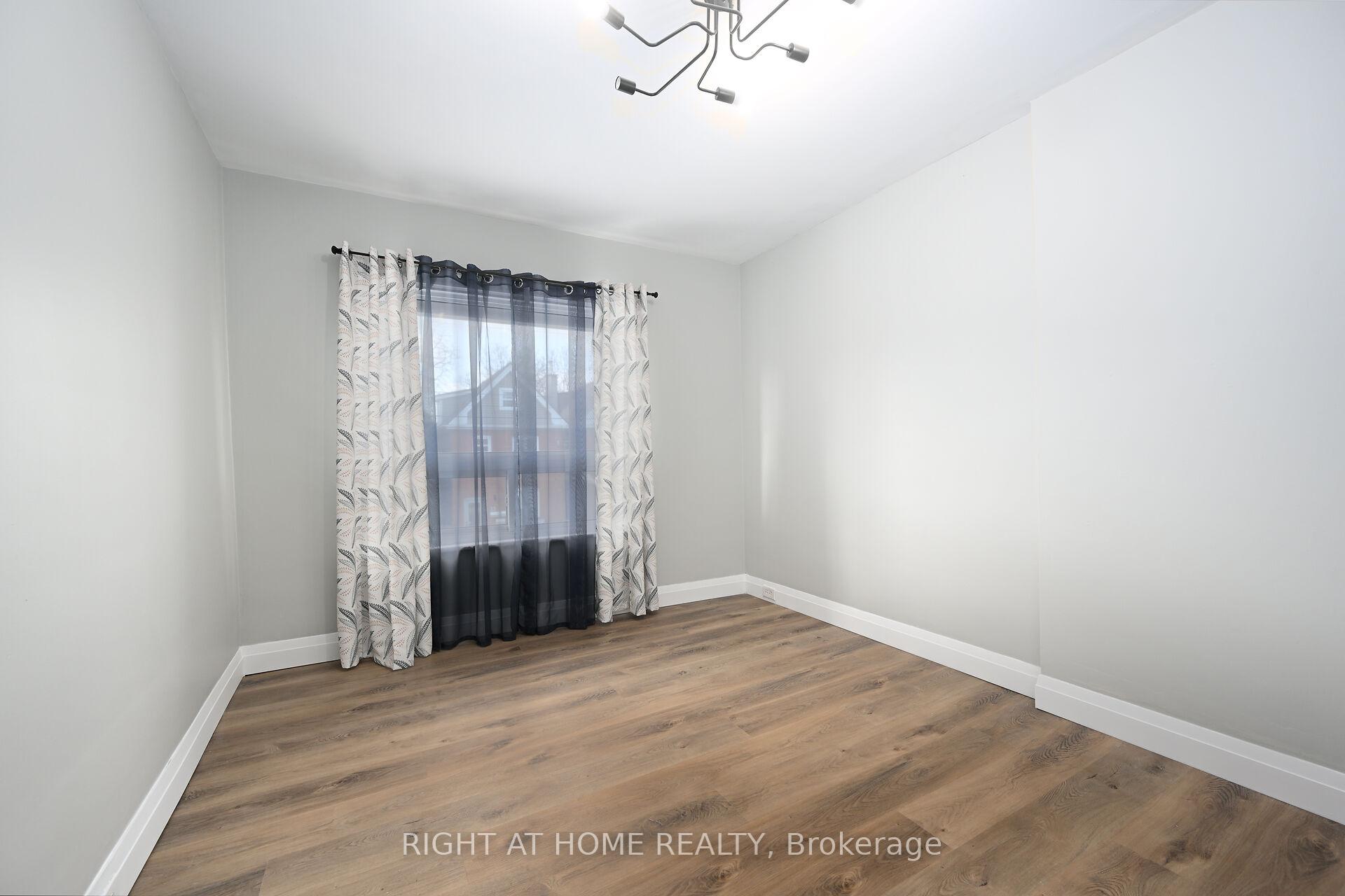 Photo 12 of 30 Fairleigh Avenue N, Hamilton, Gibson — HOMEH