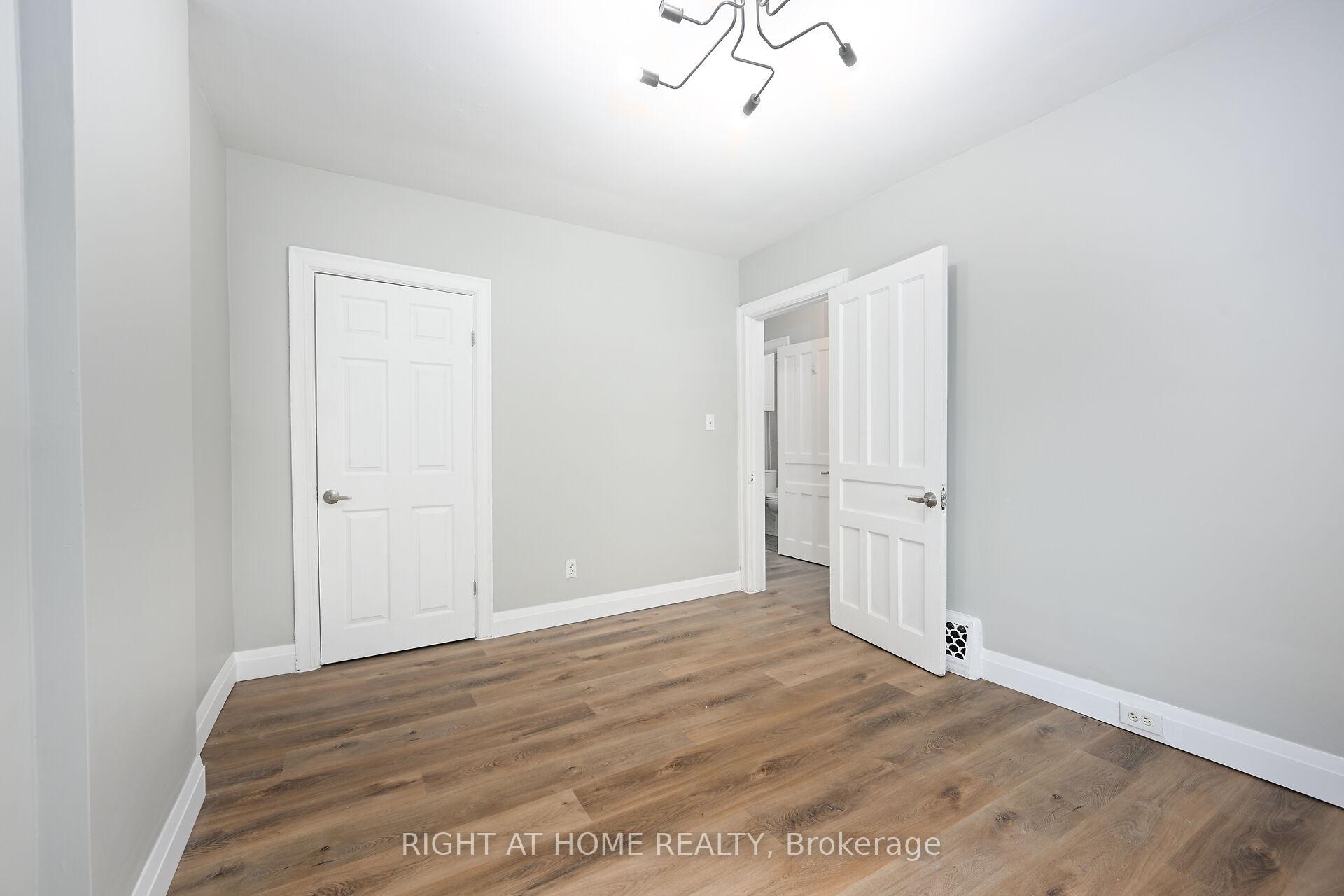 Photo 13 of 30 Fairleigh Avenue N, Hamilton, Gibson — HOMEH
