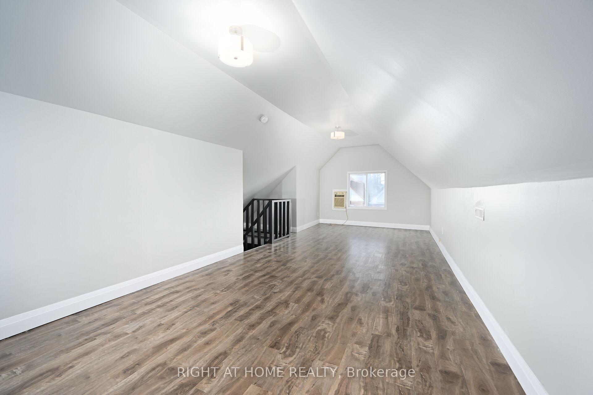 Photo 18 of 30 Fairleigh Avenue N, Hamilton, Gibson — HOMEH
