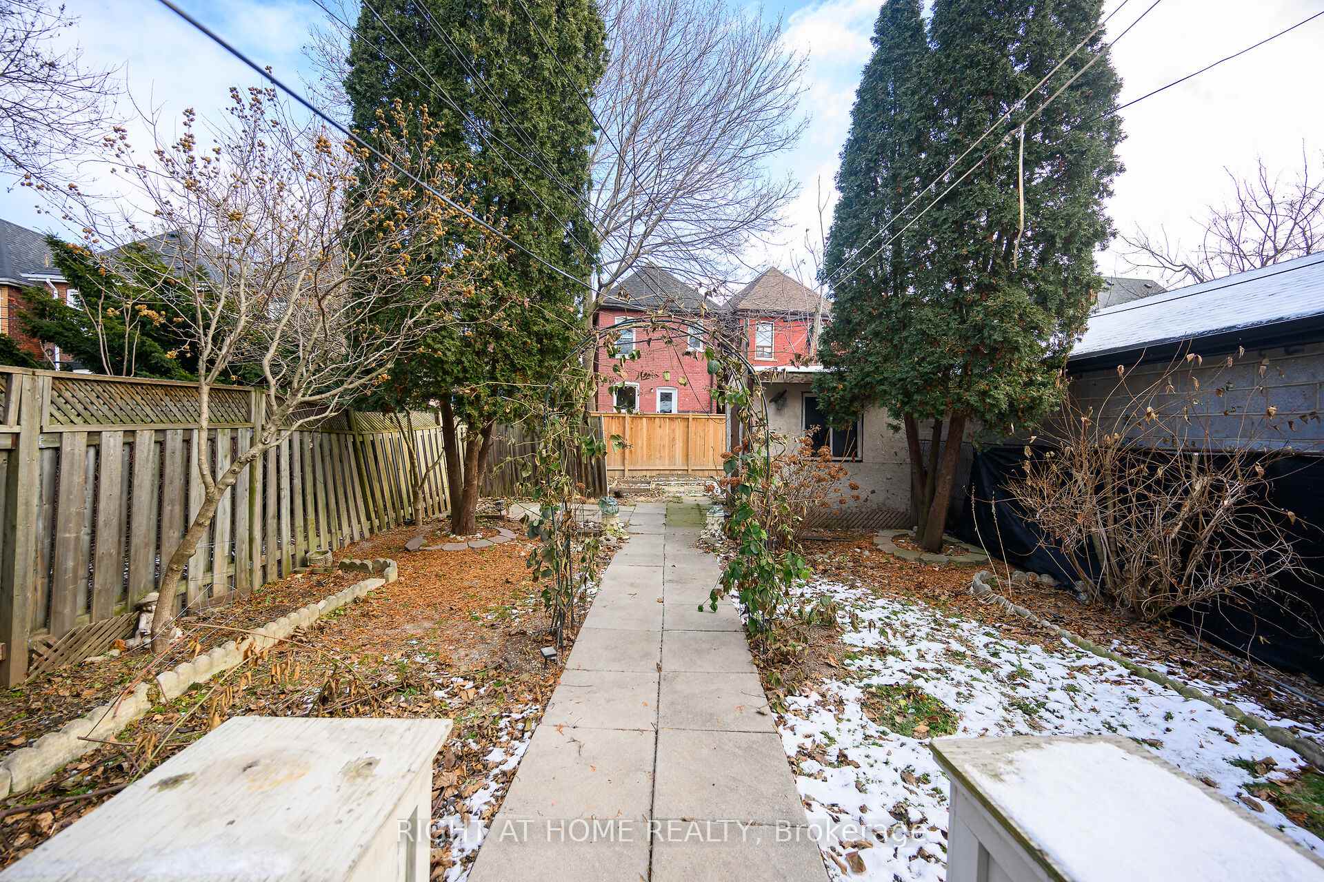 Photo 20 of 30 Fairleigh Avenue N, Hamilton, Gibson — HOMEH