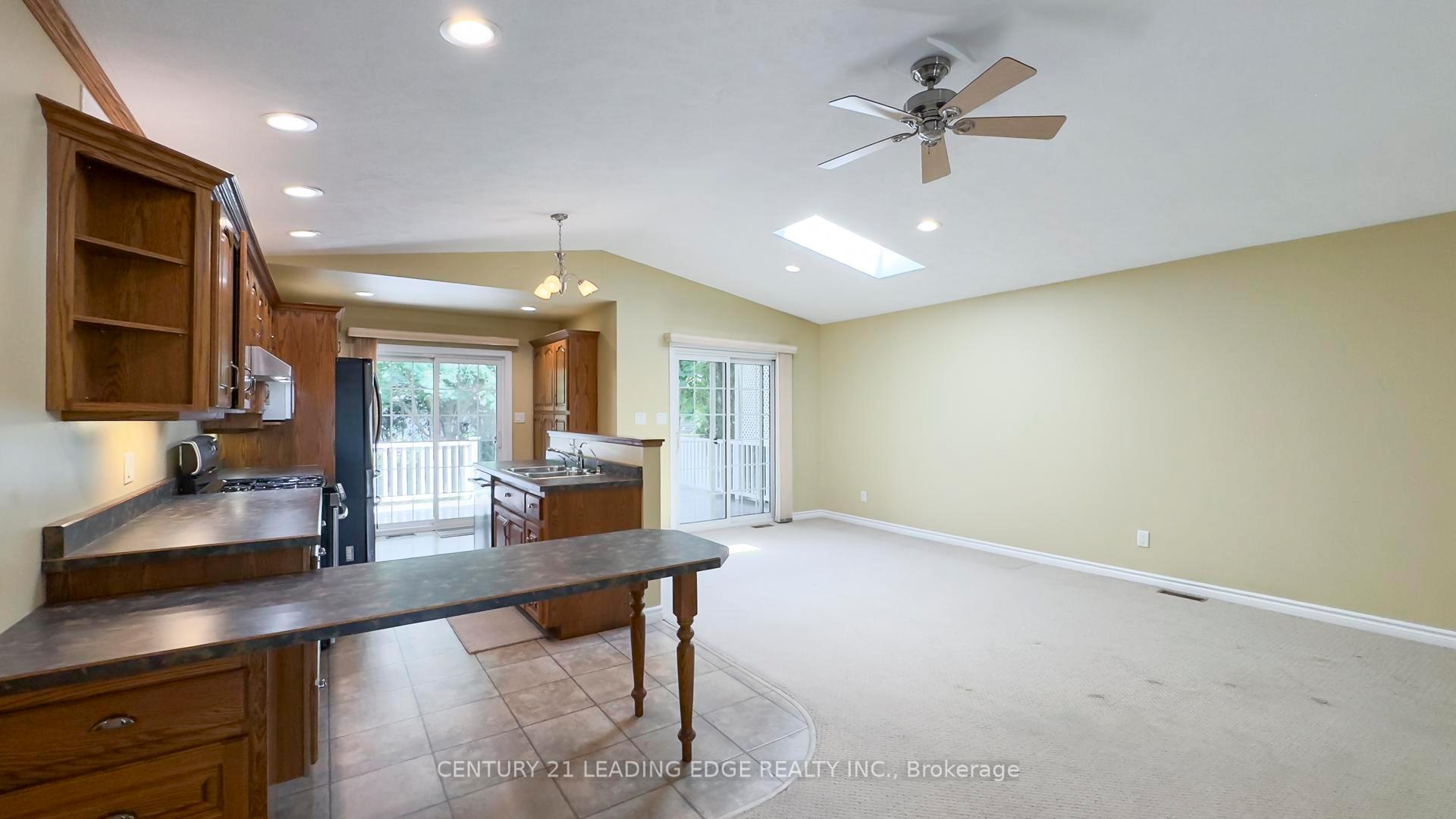 Photo 6 of 221 Suncoast Drive E, Goderich, Goderich (Town) — HOMEH