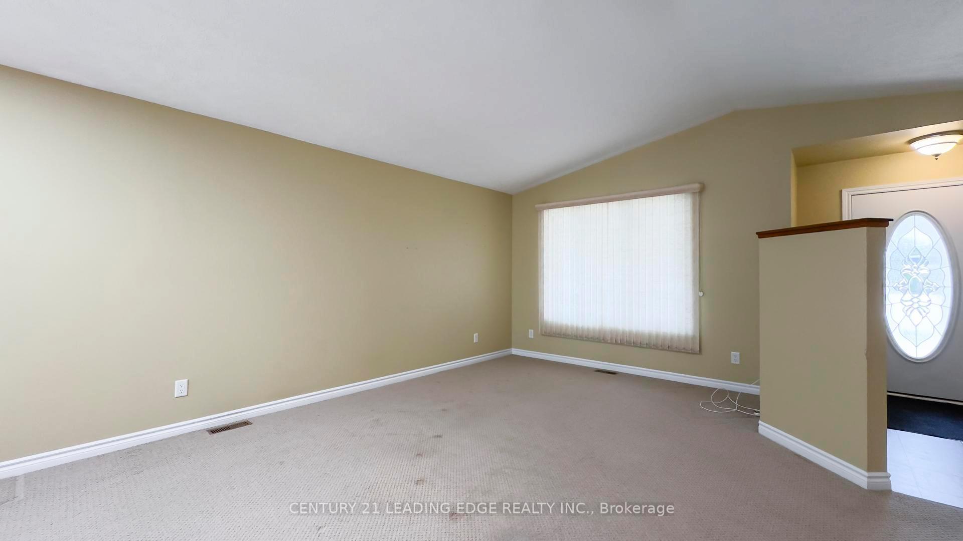 Photo 23 of 221 Suncoast Drive E, Goderich, Goderich (Town) — HOMEH