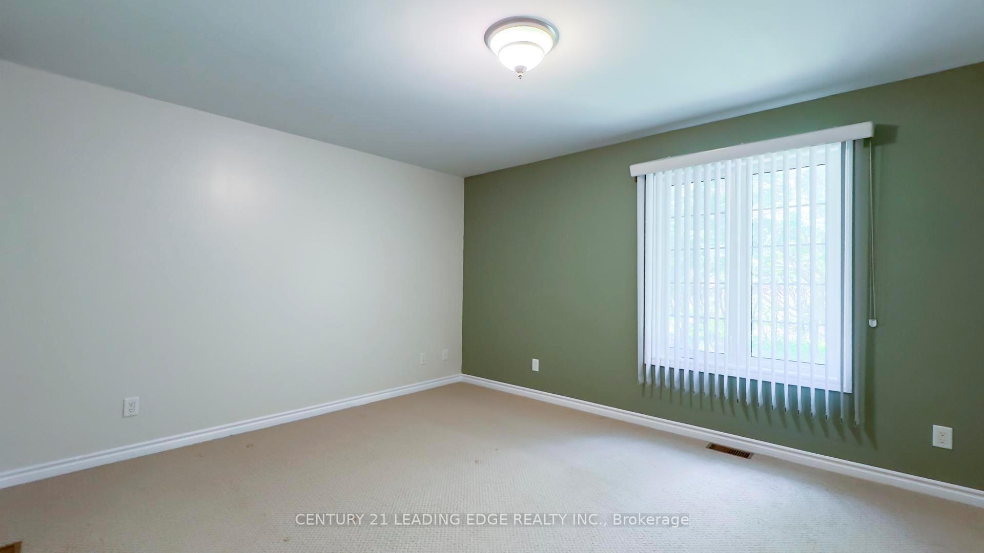 Photo 32 of 221 Suncoast Drive E, Goderich, Goderich (Town) — HOMEH