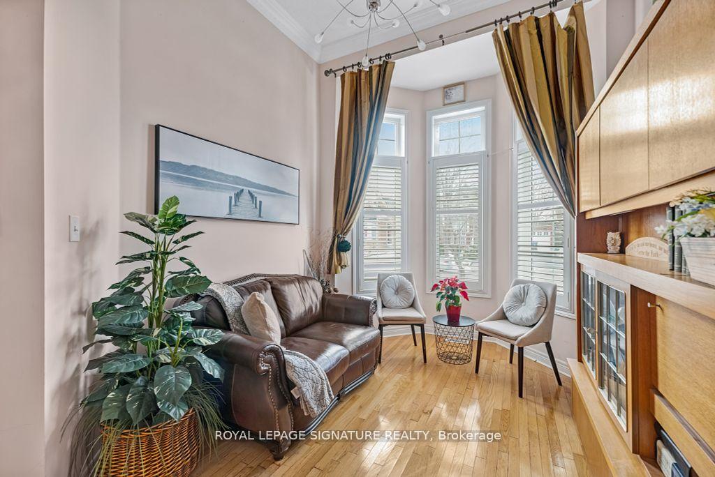 Photo 6 of 102 Pennyroyal Crescent, Brampton, Bramalea North Industrial — HOMEH