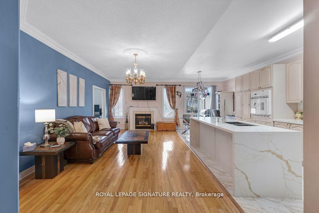 Photo 10 of 102 Pennyroyal Crescent, Brampton, Bramalea North Industrial — HOMEH