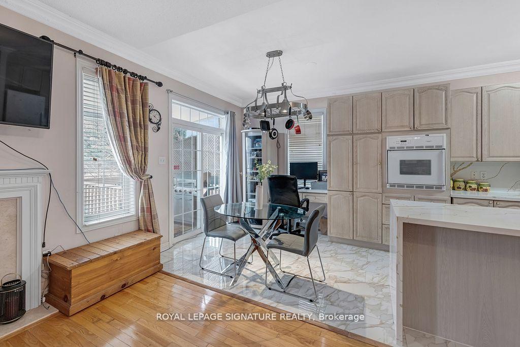 Photo 14 of 102 Pennyroyal Crescent, Brampton, Bramalea North Industrial — HOMEH