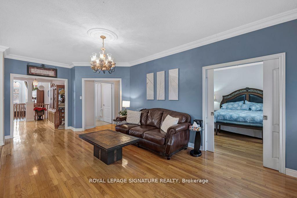 Photo 16 of 102 Pennyroyal Crescent, Brampton, Bramalea North Industrial — HOMEH