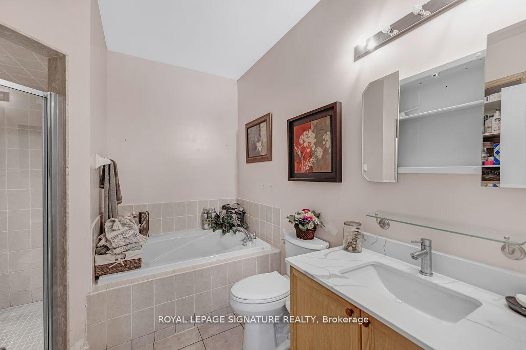 Photo 18 of 102 Pennyroyal Crescent, Brampton, Bramalea North Industrial — HOMEH