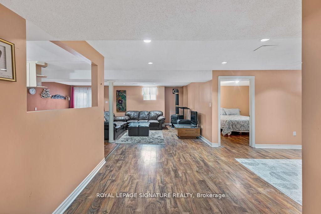 Photo 22 of 102 Pennyroyal Crescent, Brampton, Bramalea North Industrial — HOMEH