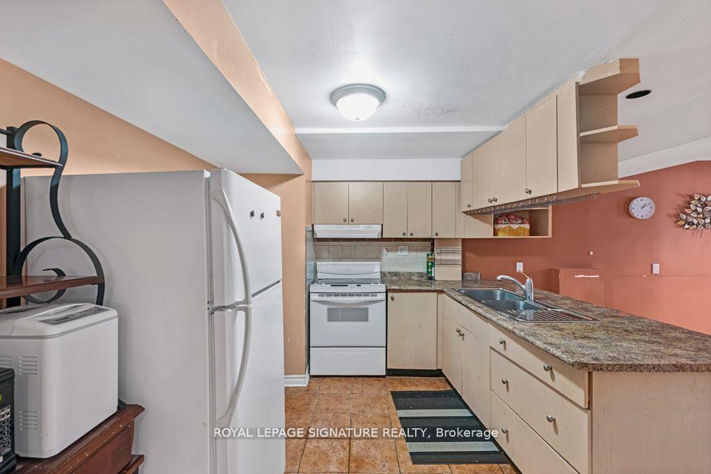 Photo 25 of 102 Pennyroyal Crescent, Brampton, Bramalea North Industrial — HOMEH
