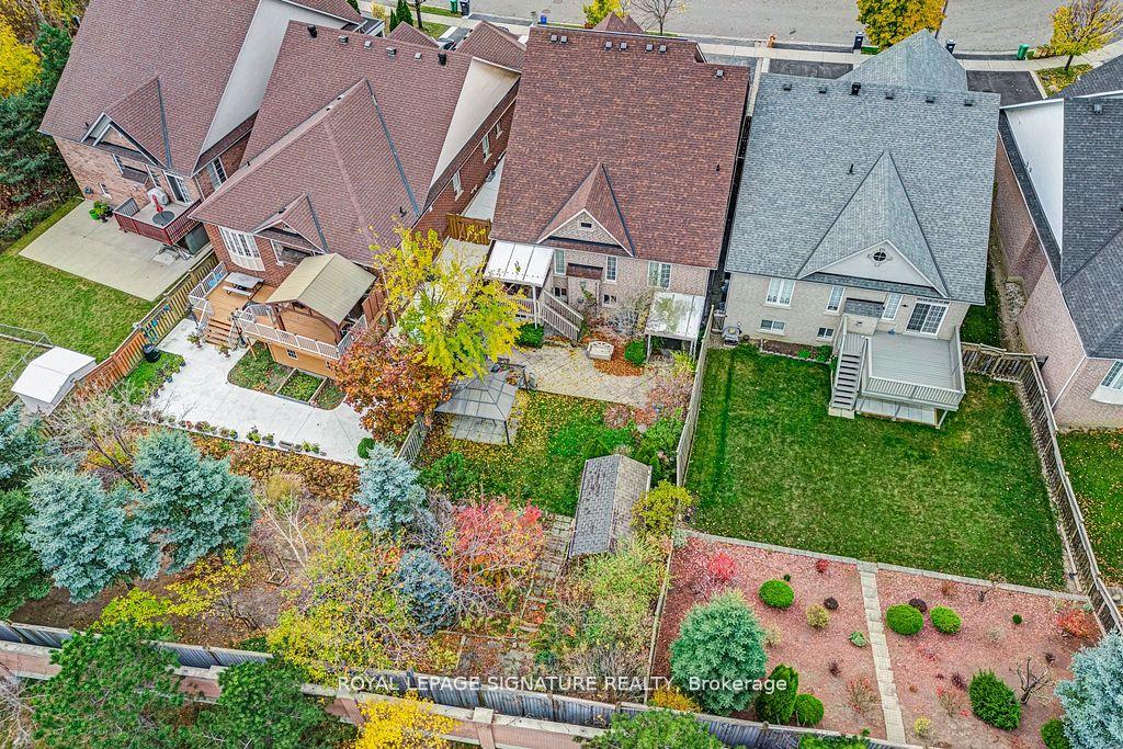 Photo 37 of 102 Pennyroyal Crescent, Brampton, Bramalea North Industrial — HOMEH