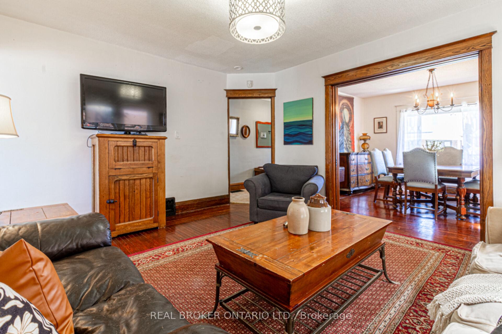 Photo 8 of 165 Leinster Avenue N, Hamilton, Stripley — HOMEH