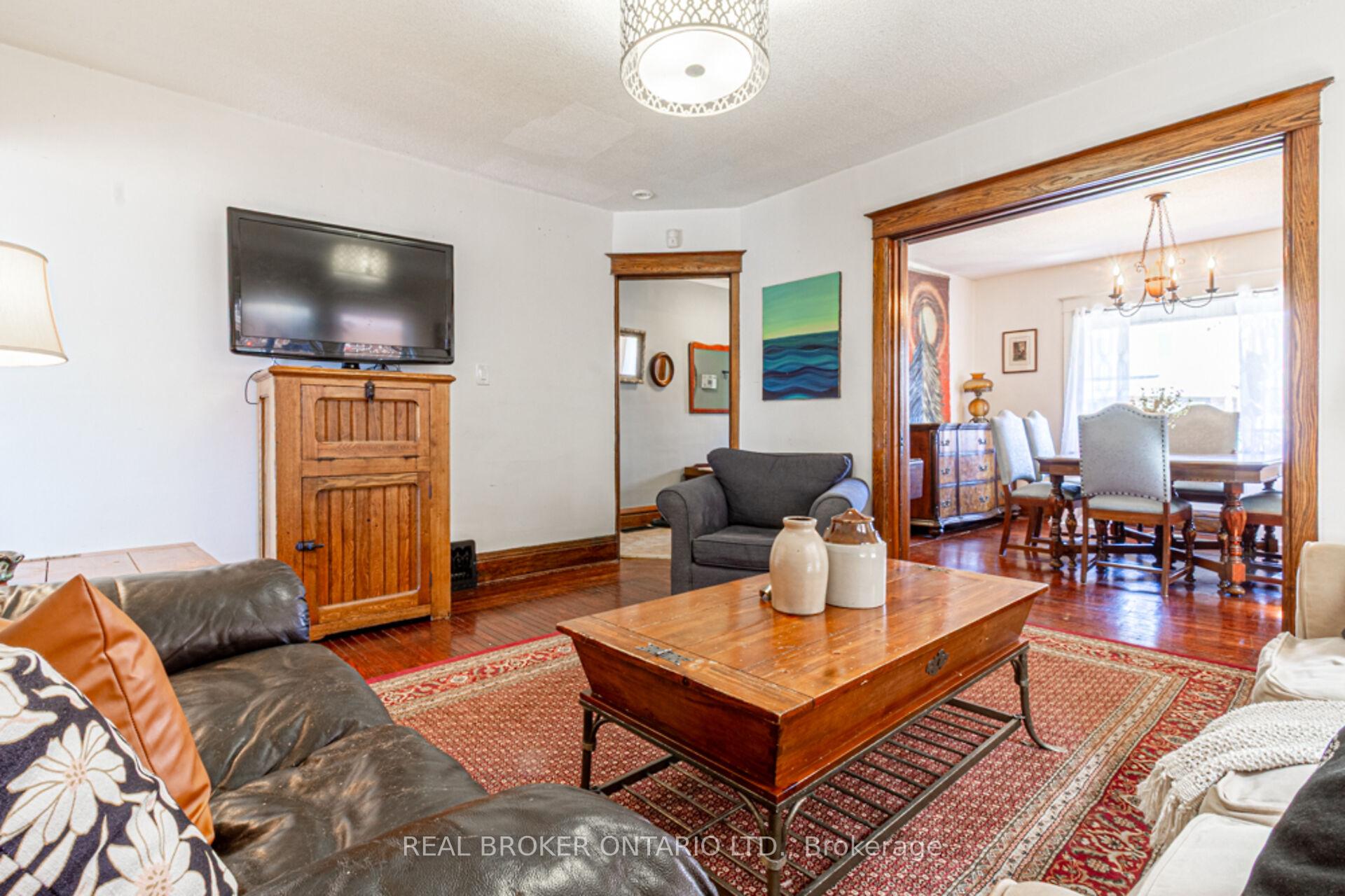Photo 9 of 165 Leinster Avenue N, Hamilton, Stripley — HOMEH