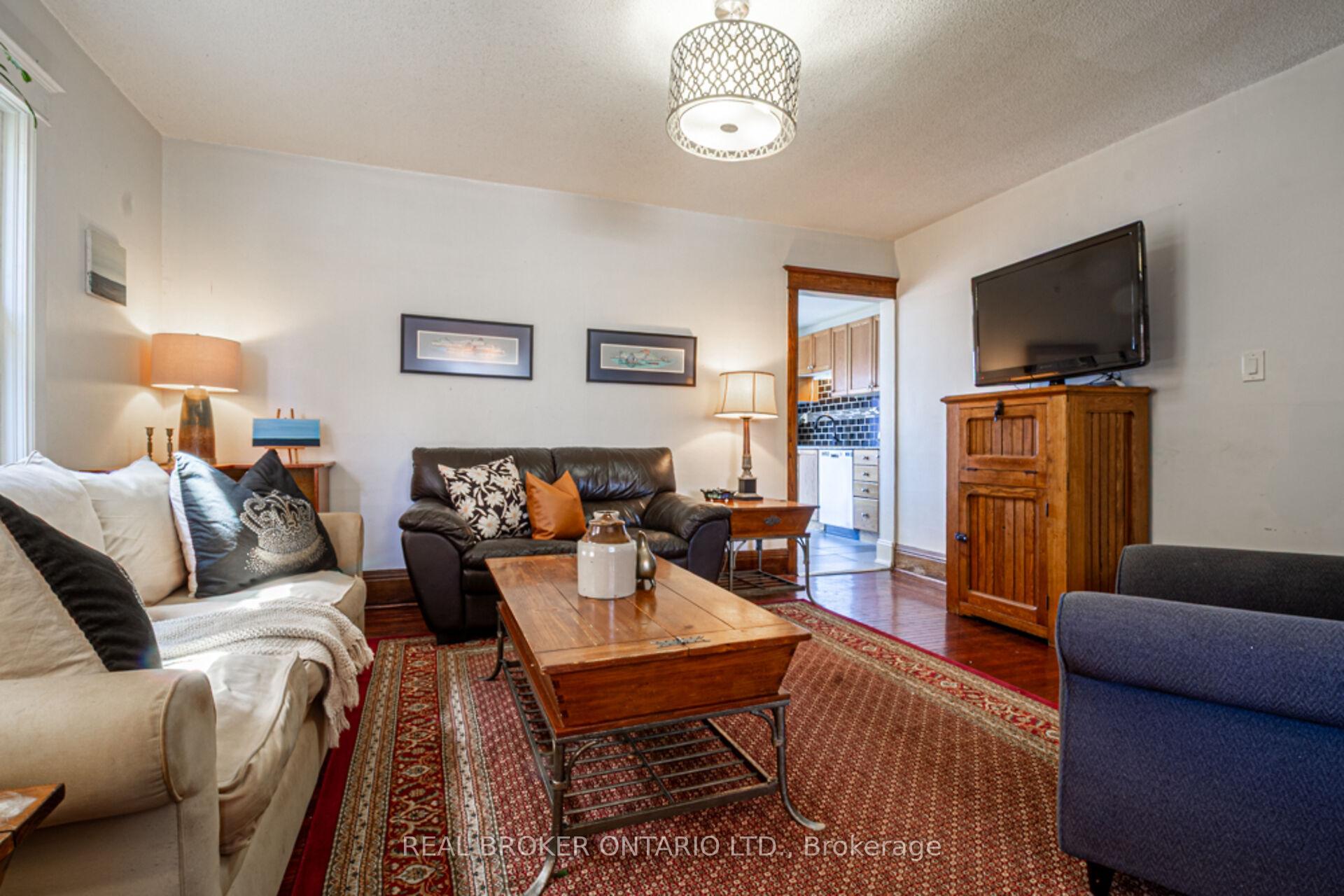 Photo 10 of 165 Leinster Avenue N, Hamilton, Stripley — HOMEH