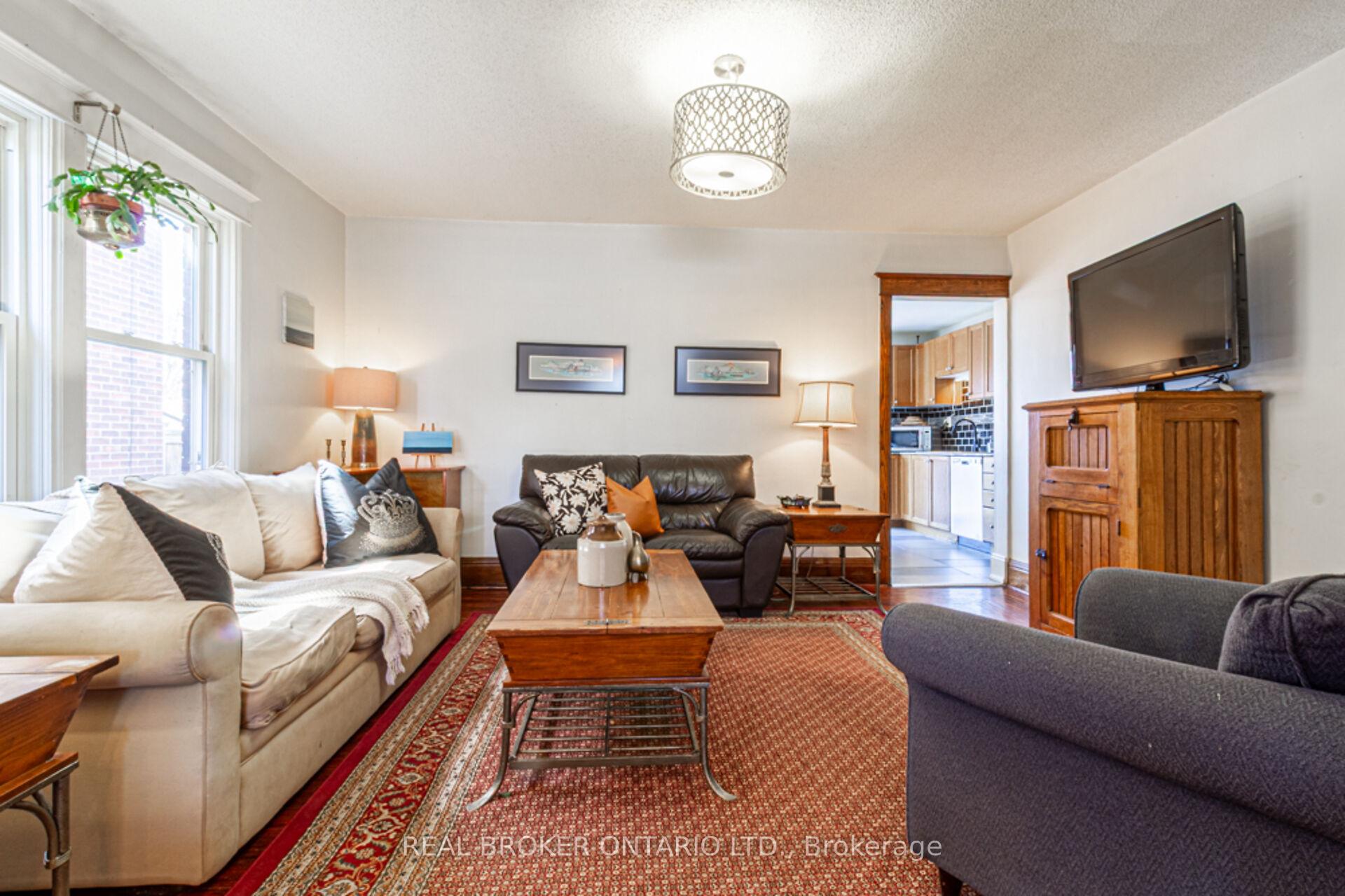 Photo 12 of 165 Leinster Avenue N, Hamilton, Stripley — HOMEH