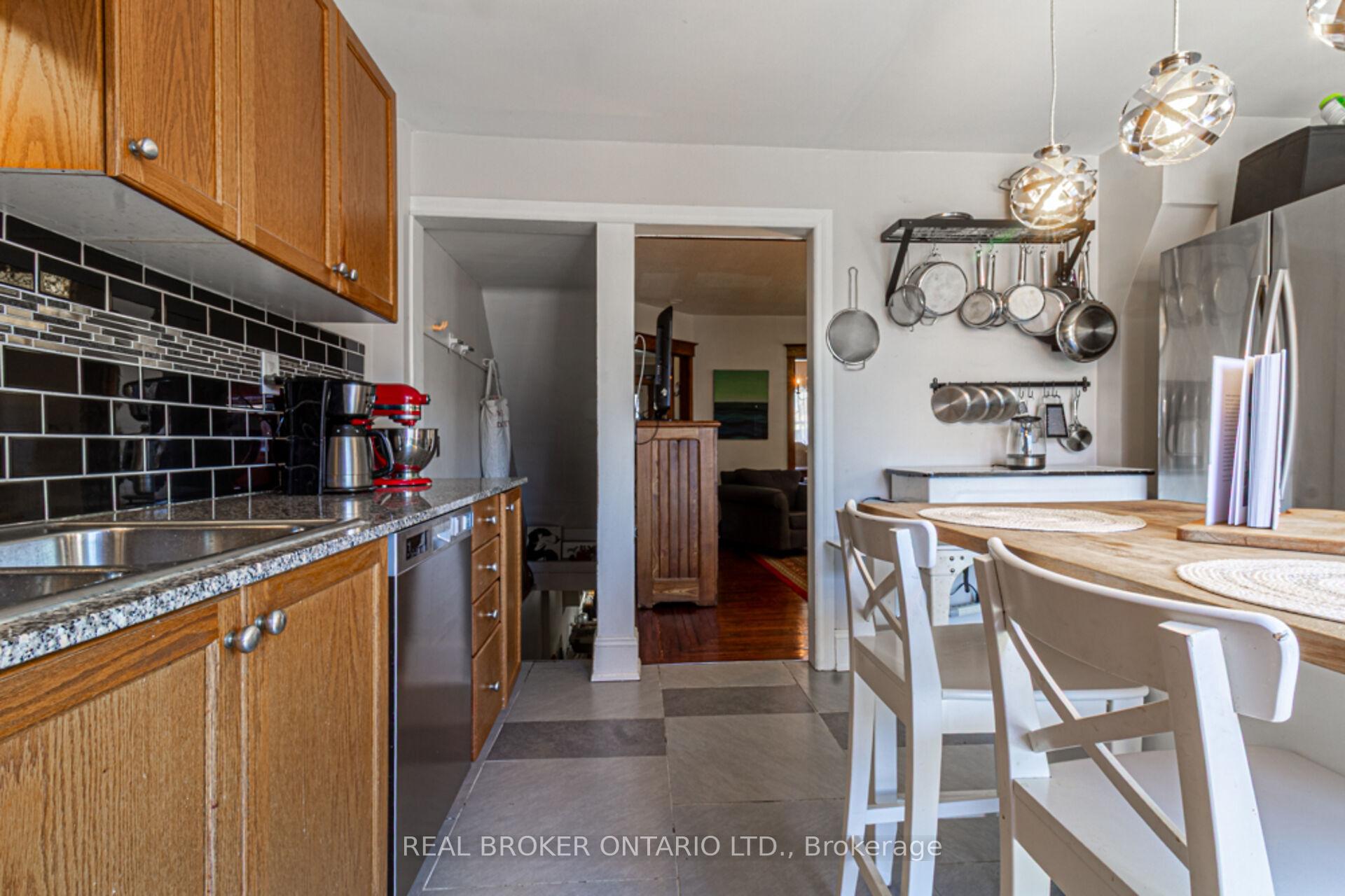Photo 16 of 165 Leinster Avenue N, Hamilton, Stripley — HOMEH