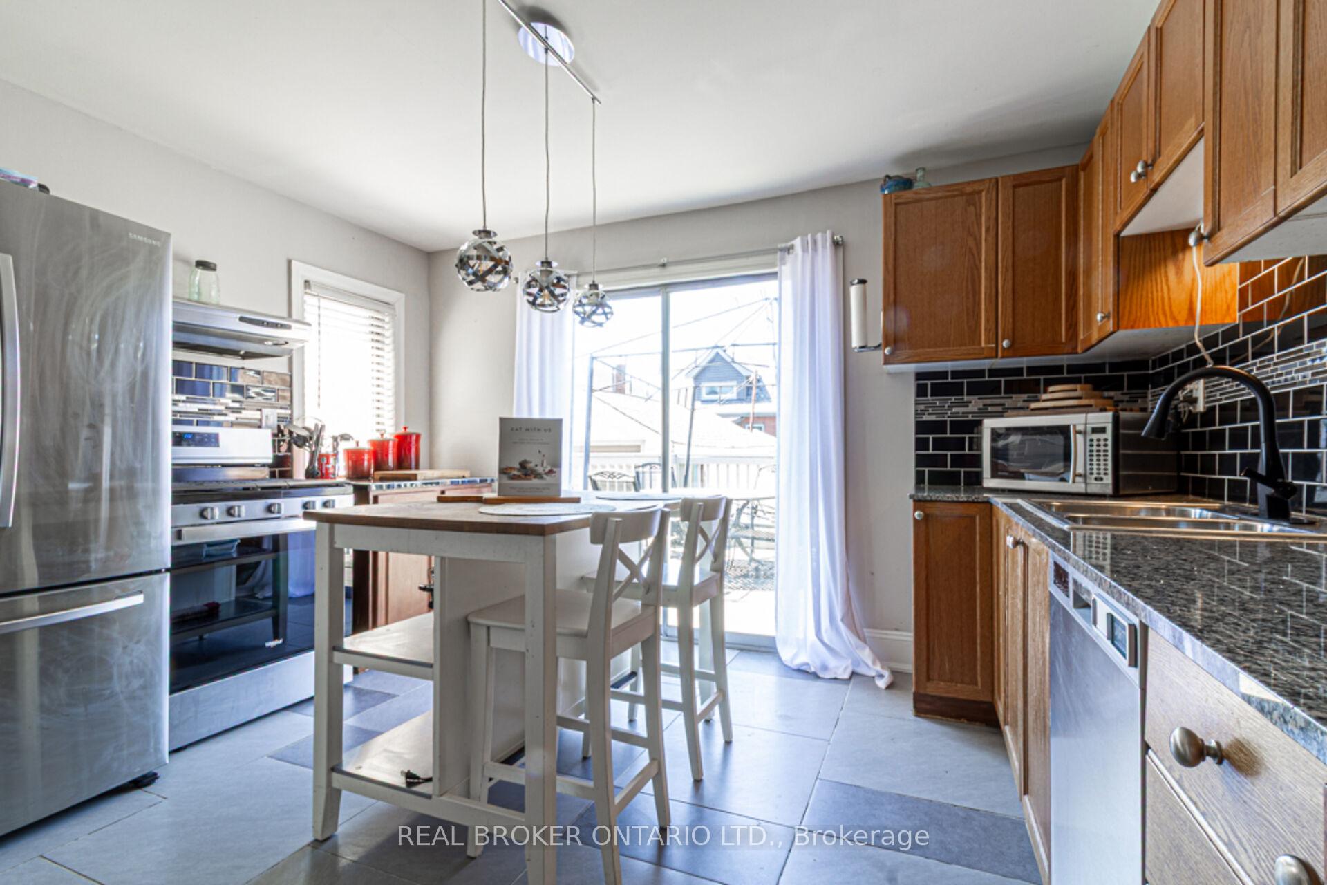 Photo 19 of 165 Leinster Avenue N, Hamilton, Stripley — HOMEH