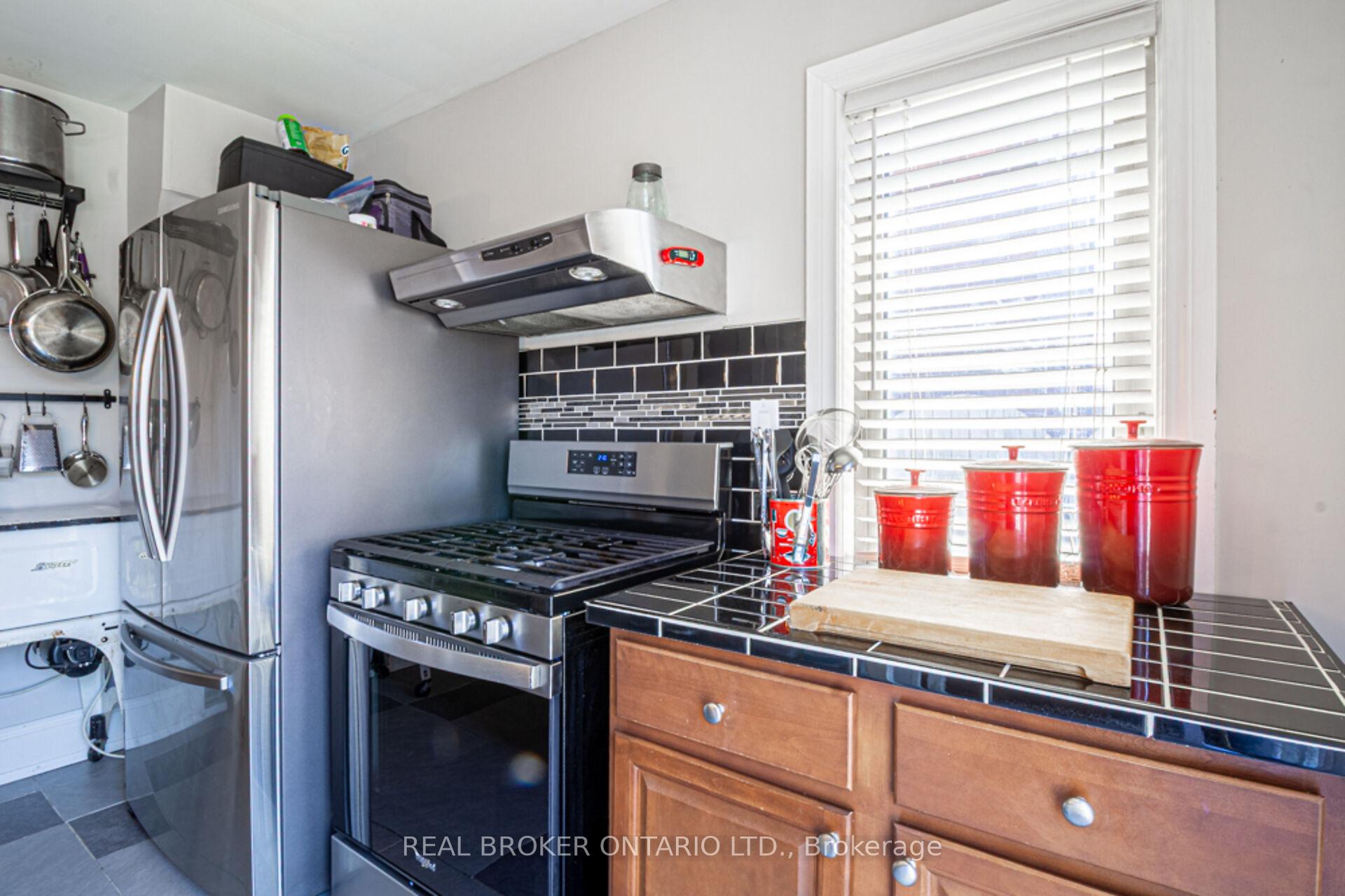 Photo 20 of 165 Leinster Avenue N, Hamilton, Stripley — HOMEH