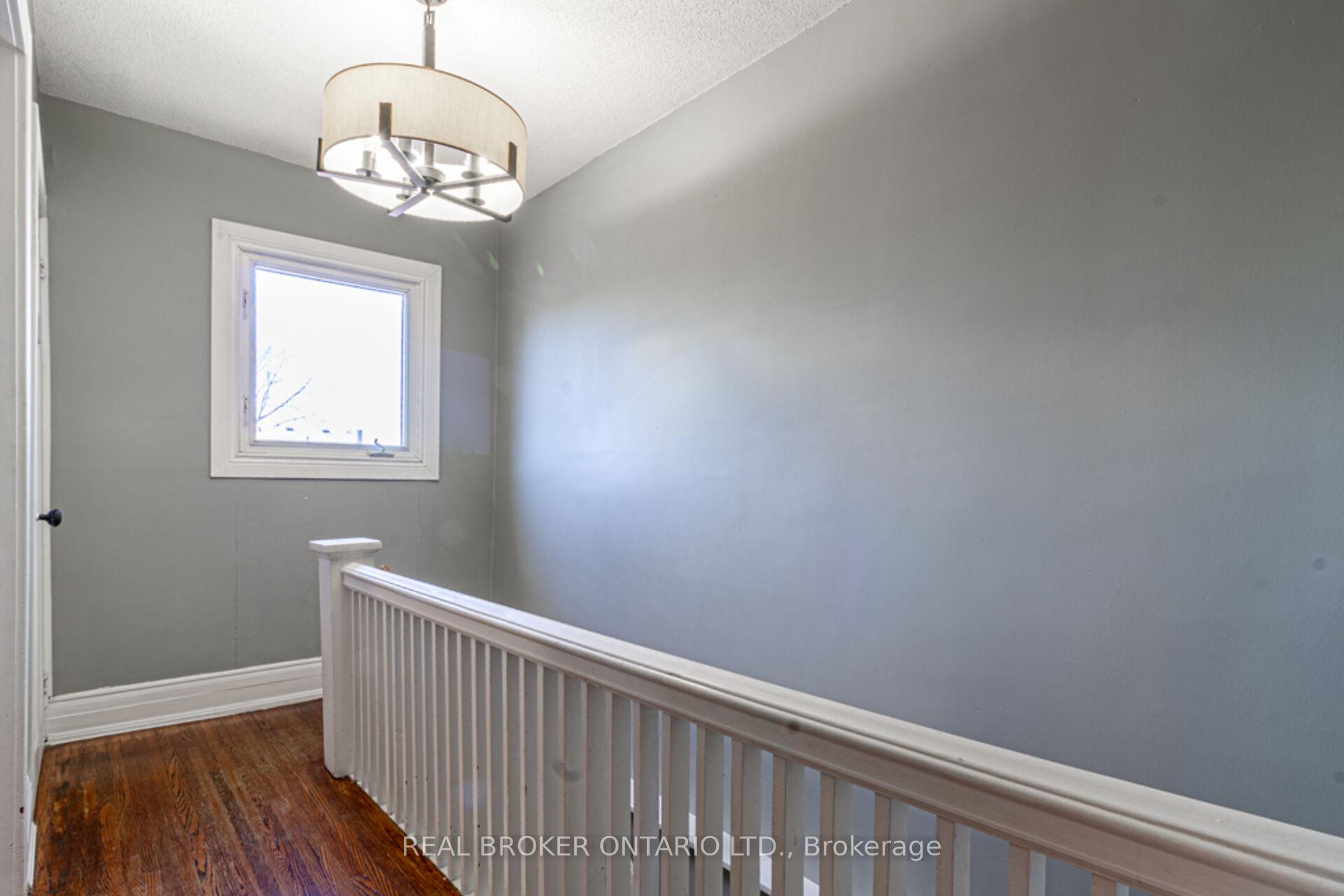 Photo 21 of 165 Leinster Avenue N, Hamilton, Stripley — HOMEH