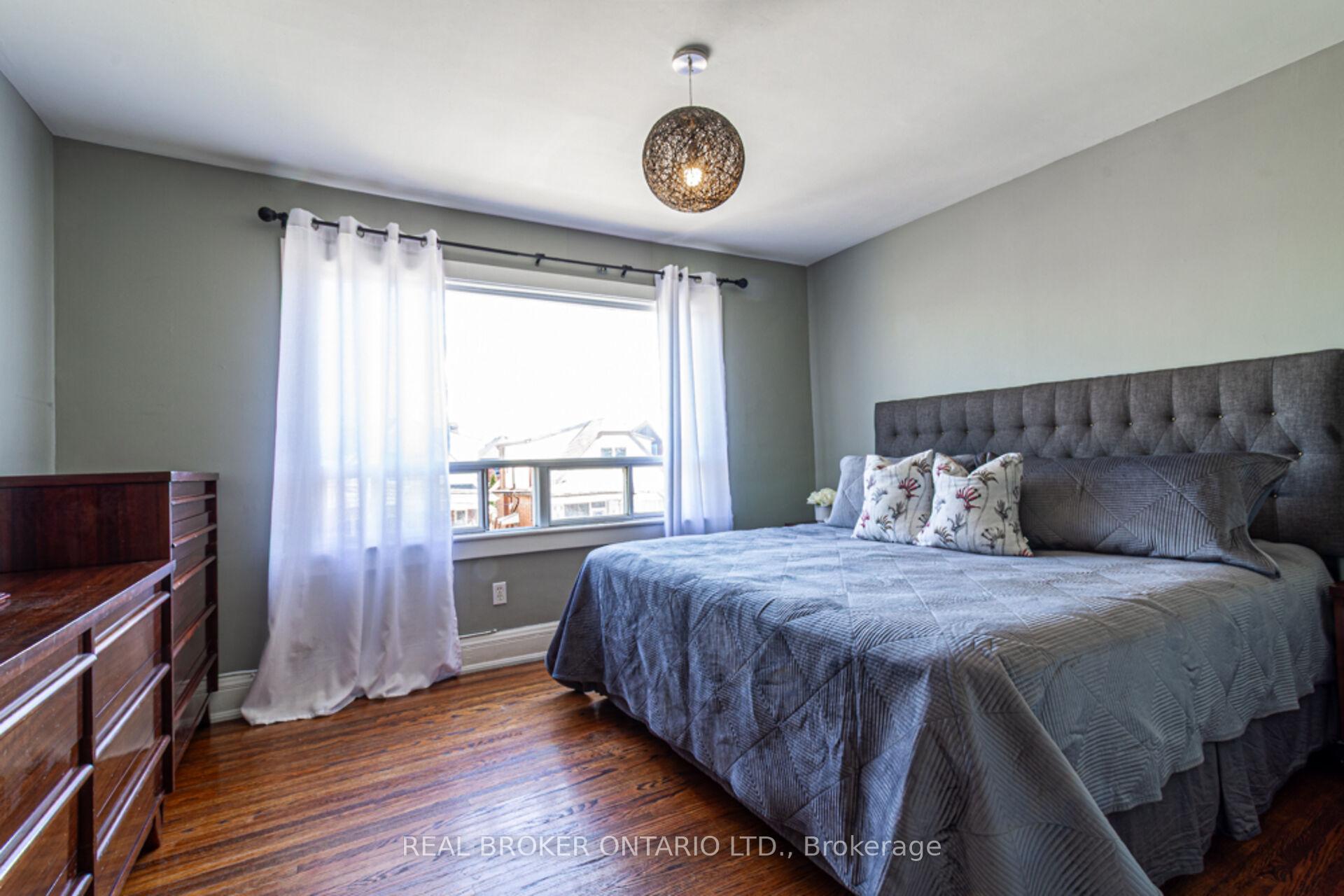 Photo 24 of 165 Leinster Avenue N, Hamilton, Stripley — HOMEH