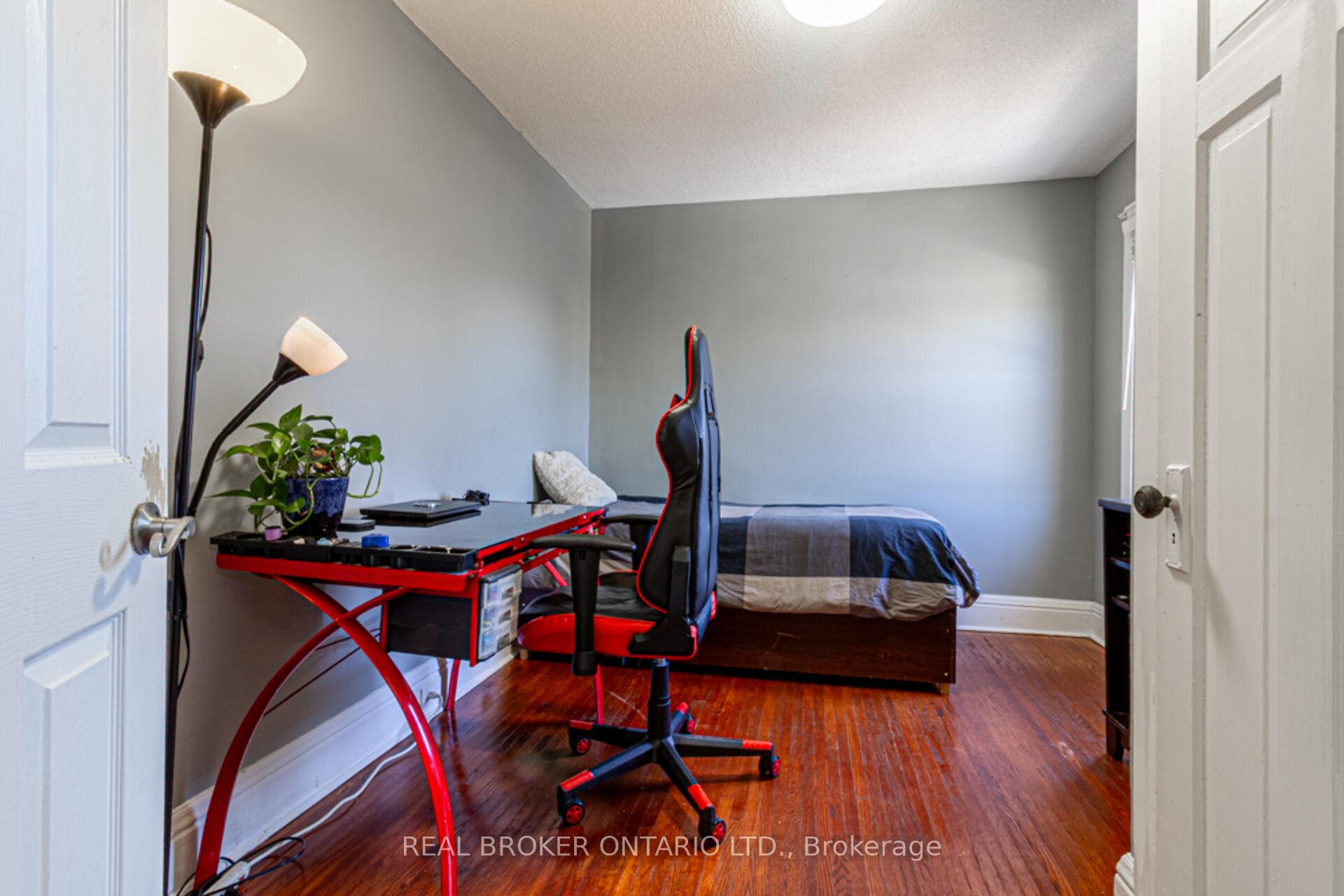 Photo 26 of 165 Leinster Avenue N, Hamilton, Stripley — HOMEH