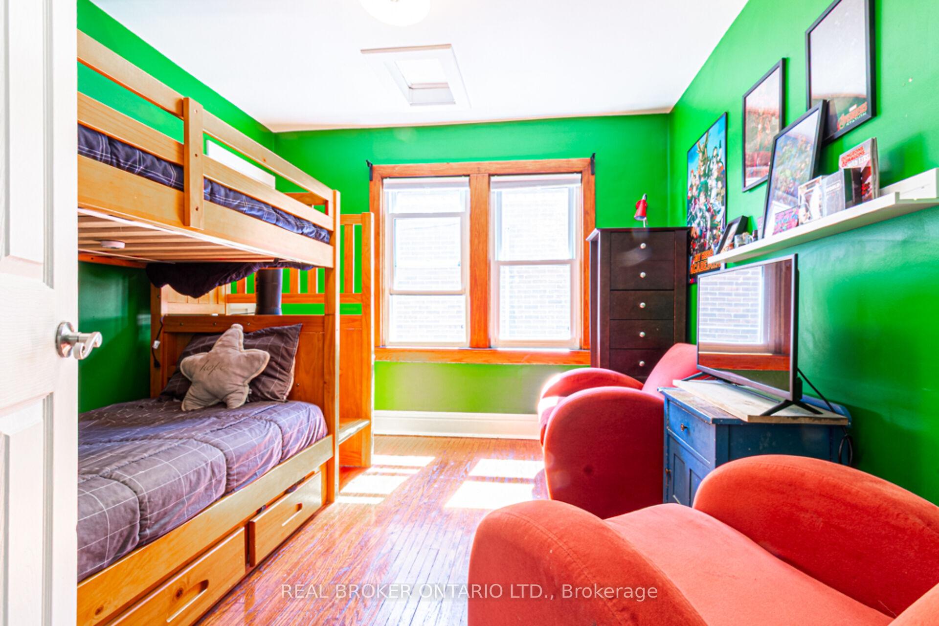 Photo 29 of 165 Leinster Avenue N, Hamilton, Stripley — HOMEH