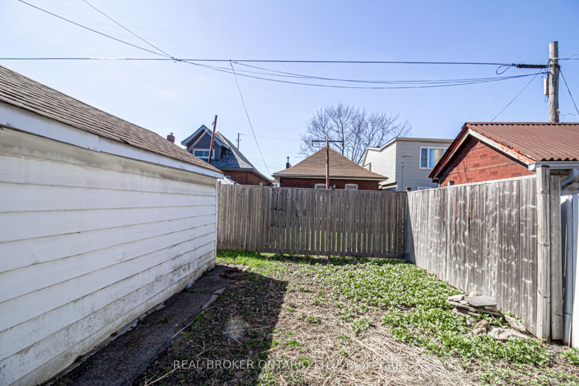 Photo 42 of 165 Leinster Avenue N, Hamilton, Stripley — HOMEH