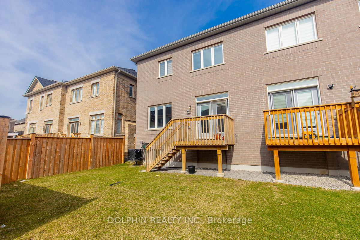 Photo 2 of 10 Great Falls Boulevard, Hamilton, Waterdown — HOMEH