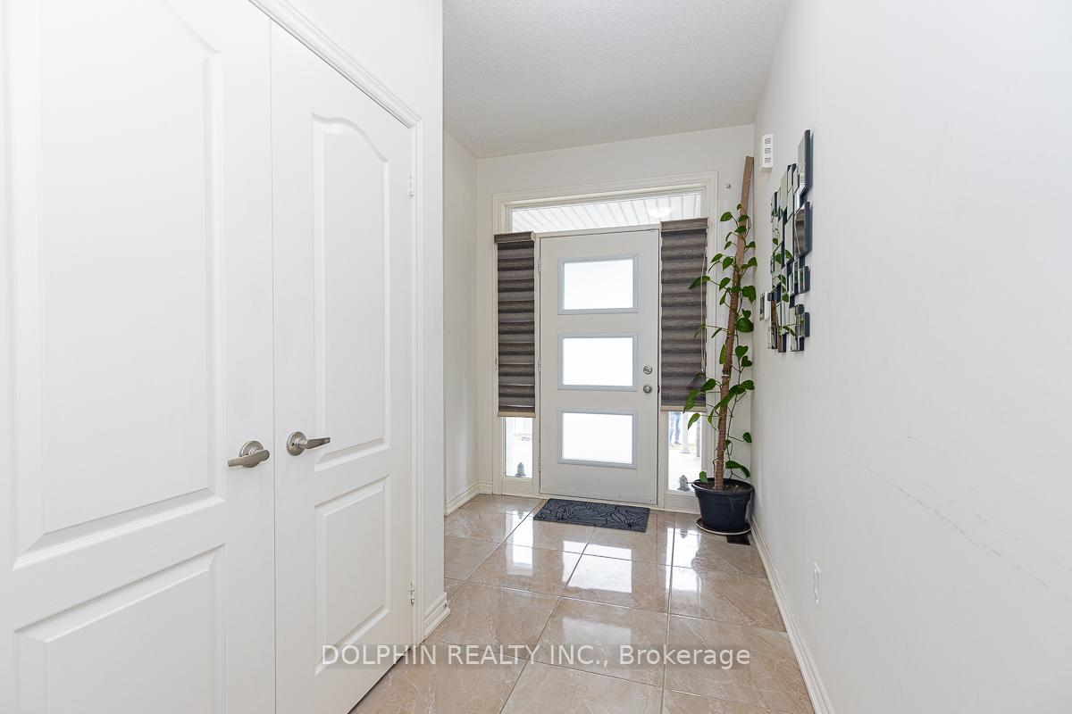 Photo 7 of 10 Great Falls Boulevard, Hamilton, Waterdown — HOMEH