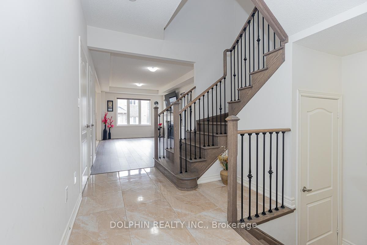 Photo 8 of 10 Great Falls Boulevard, Hamilton, Waterdown — HOMEH