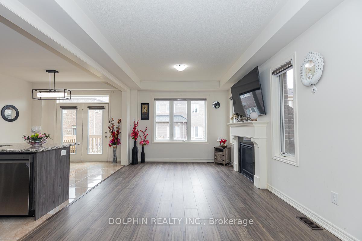 Photo 10 of 10 Great Falls Boulevard, Hamilton, Waterdown — HOMEH