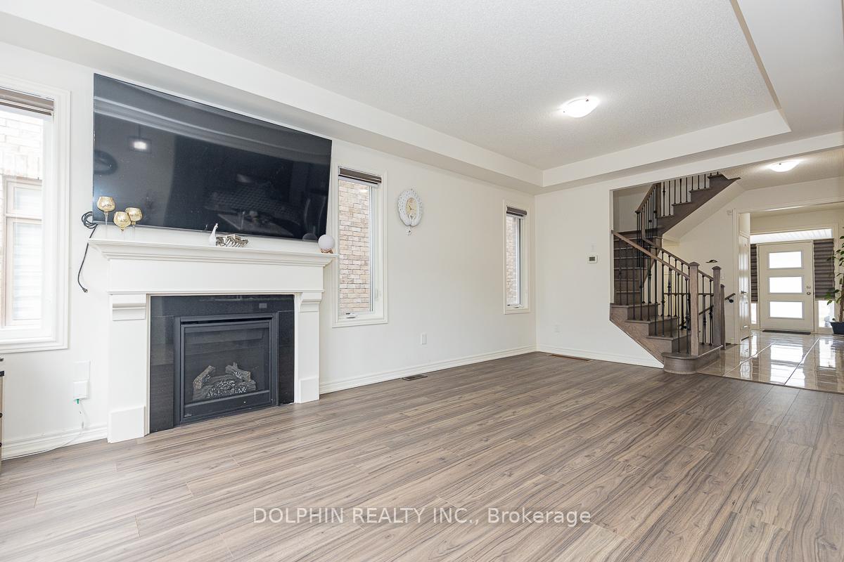 Photo 12 of 10 Great Falls Boulevard, Hamilton, Waterdown — HOMEH