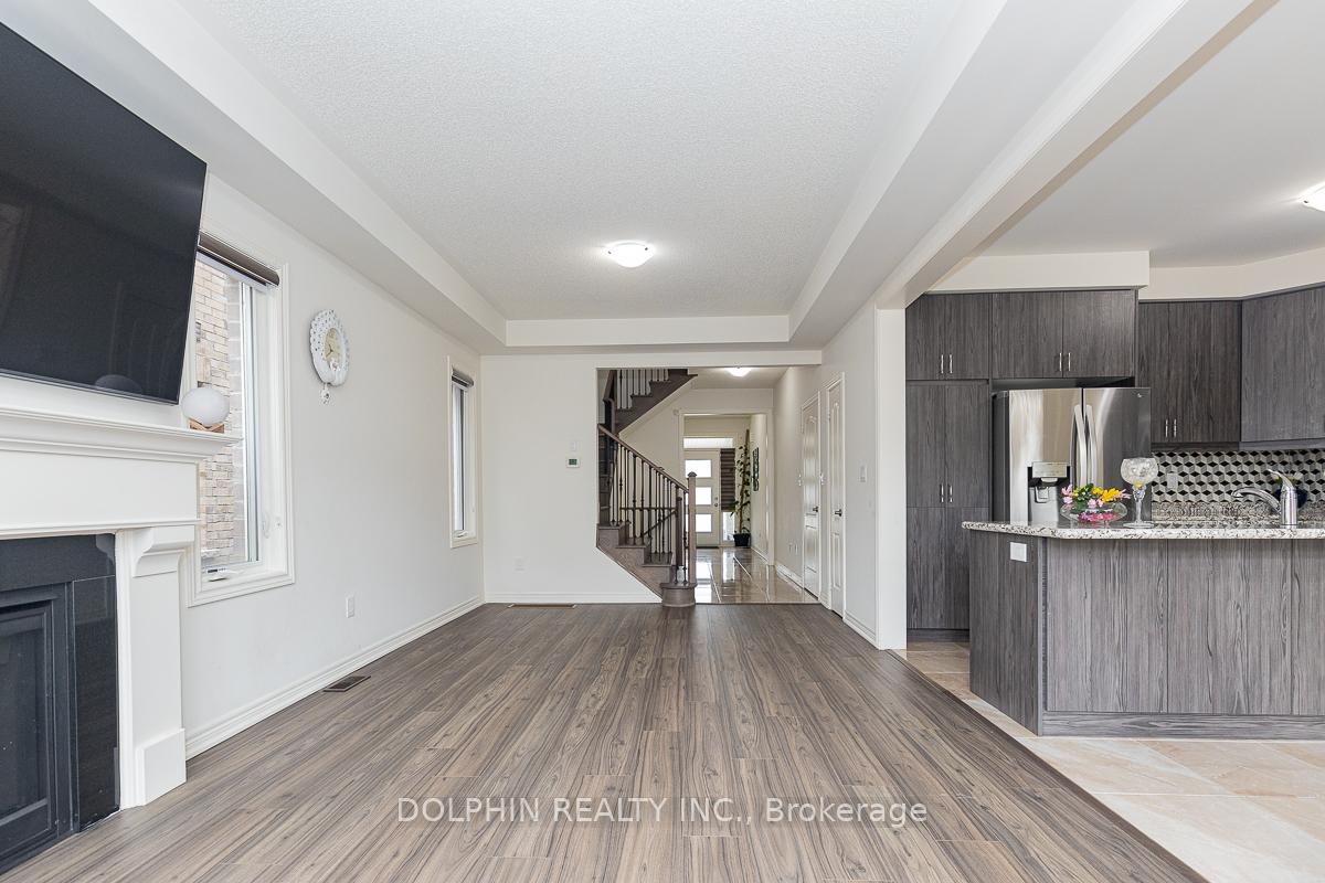 Photo 14 of 10 Great Falls Boulevard, Hamilton, Waterdown — HOMEH