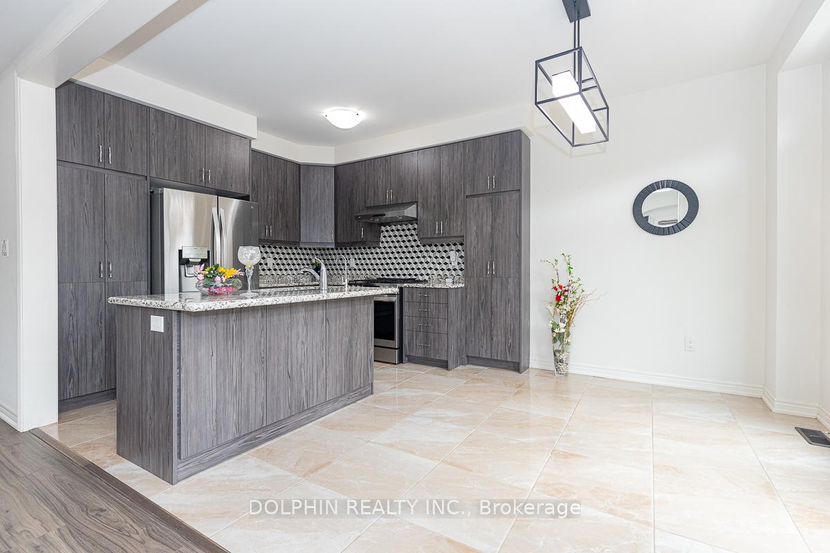 Photo 15 of 10 Great Falls Boulevard, Hamilton, Waterdown — HOMEH