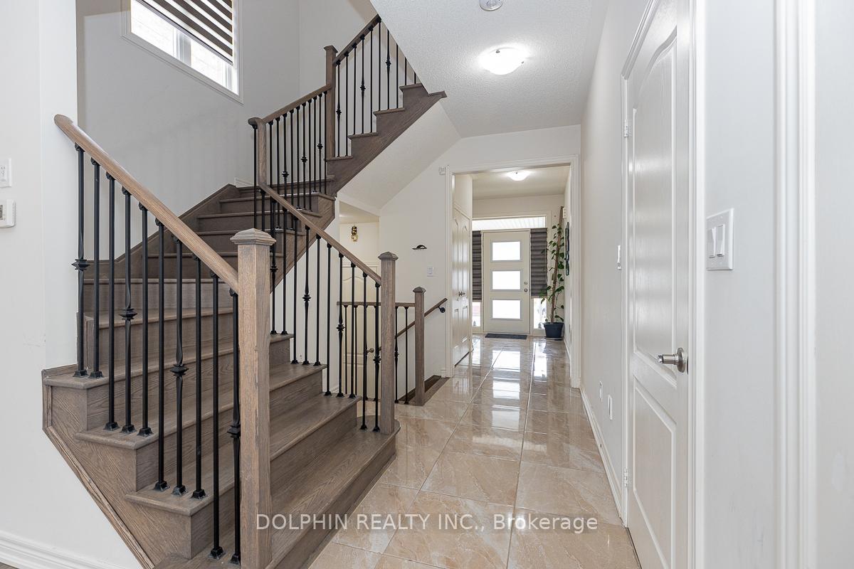Photo 21 of 10 Great Falls Boulevard, Hamilton, Waterdown — HOMEH
