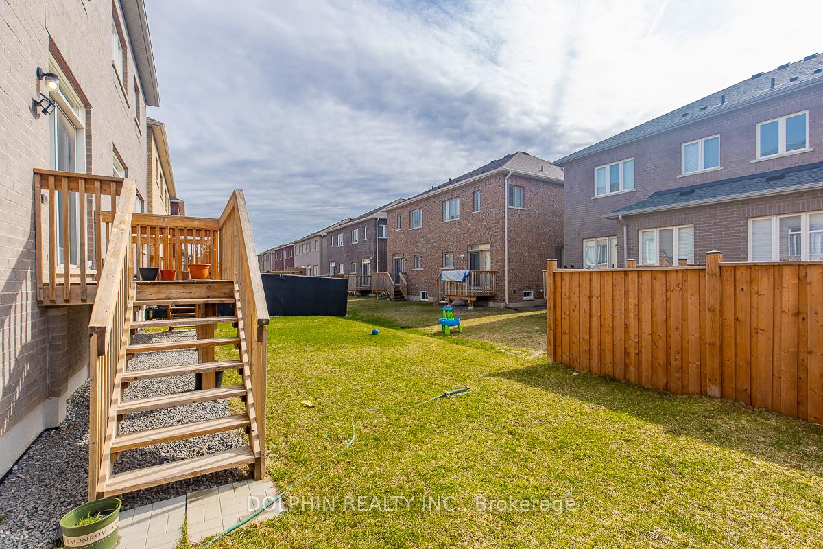 Photo 37 of 10 Great Falls Boulevard, Hamilton, Waterdown — HOMEH