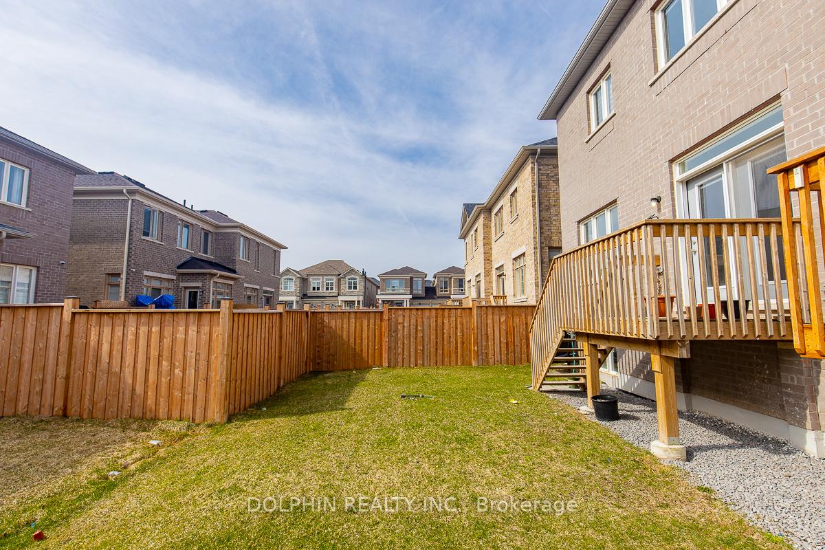 Photo 39 of 10 Great Falls Boulevard, Hamilton, Waterdown — HOMEH