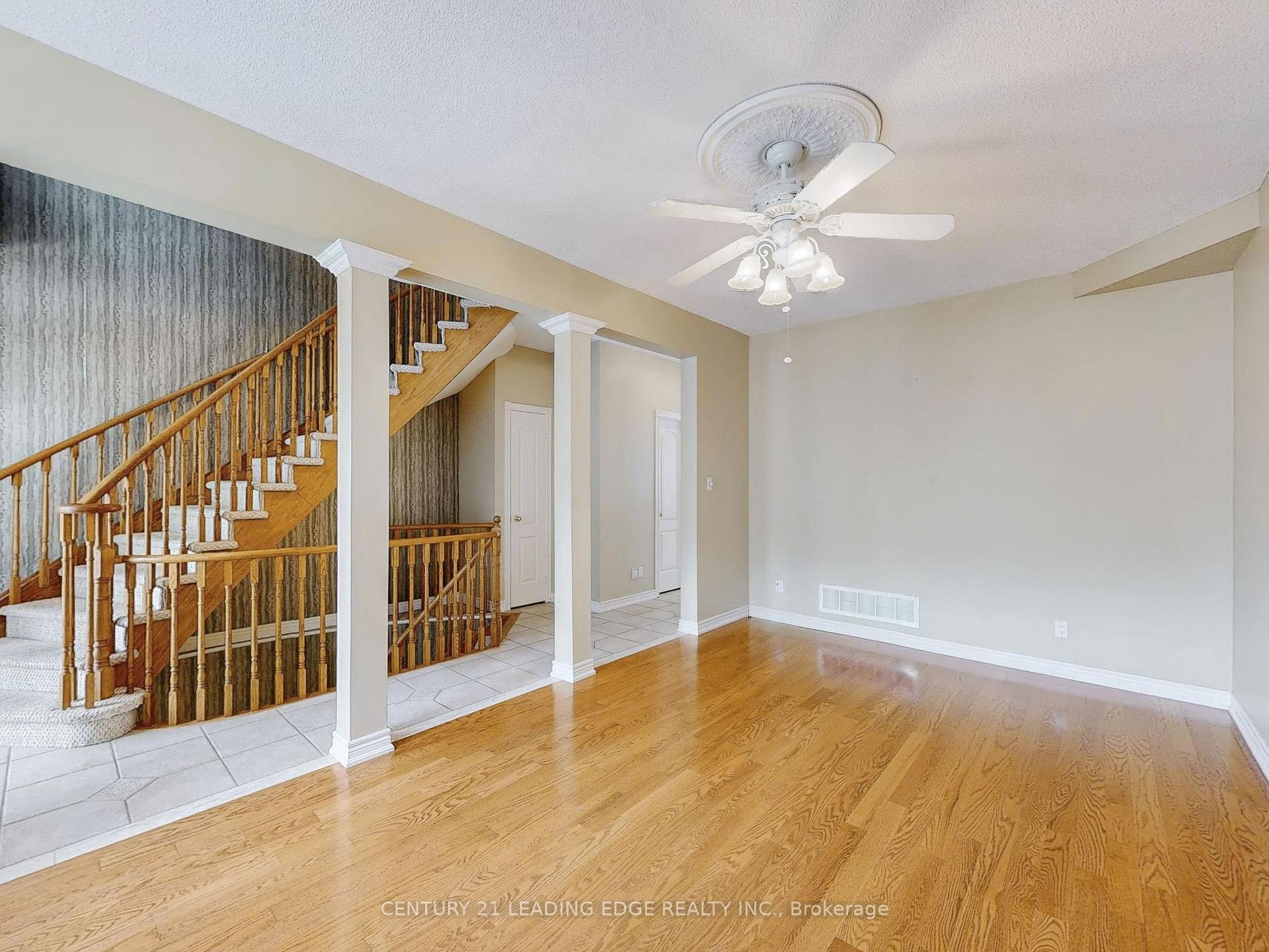Photo 7 of 977 Lake Drive E, Georgina, Sutton & Jackson's Point — HOMEH