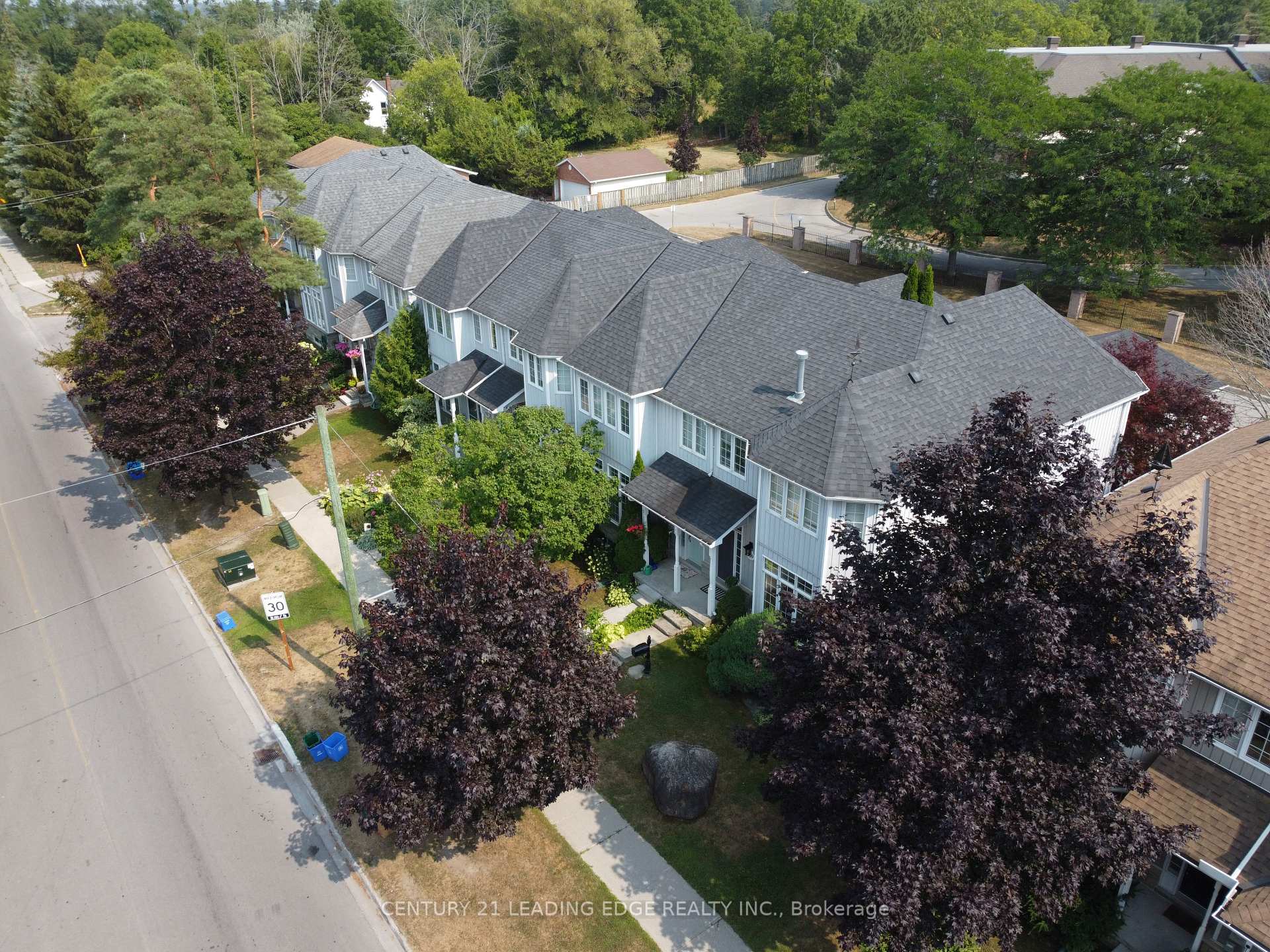 Photo 30 of 977 Lake Drive E, Georgina, Sutton & Jackson's Point — HOMEH
