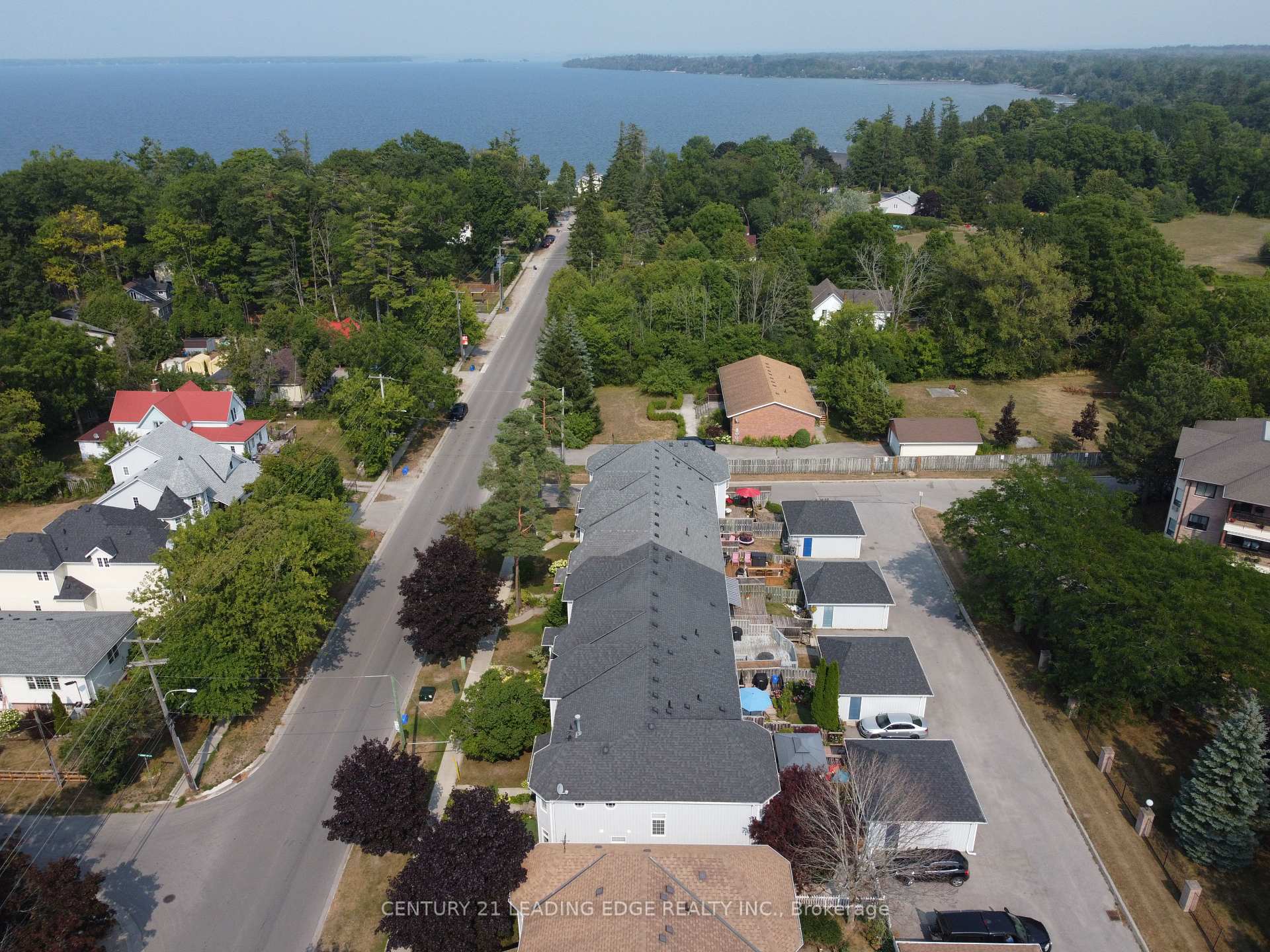Photo 33 of 977 Lake Drive E, Georgina, Sutton & Jackson's Point — HOMEH