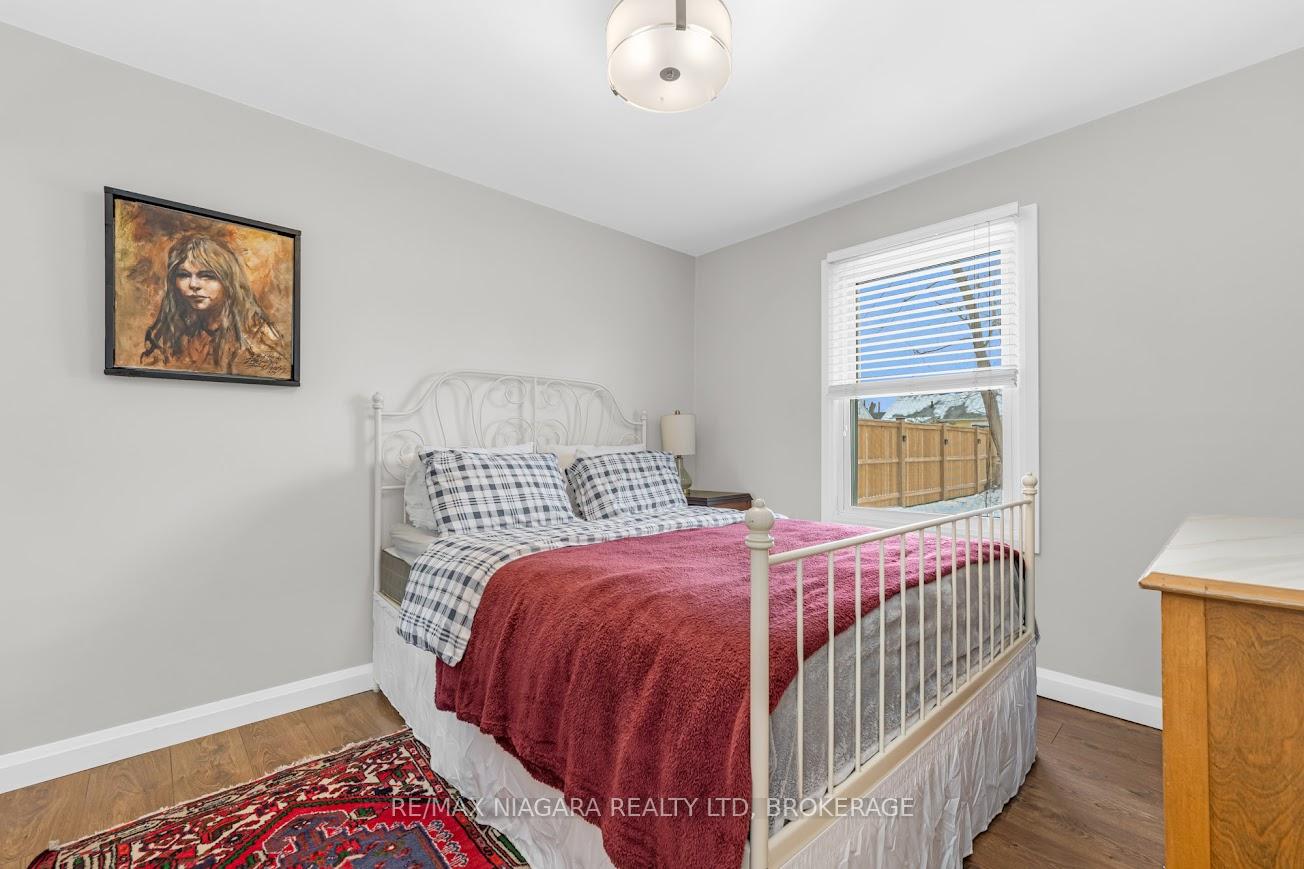 Photo 11 of 4 Beverly Street, St. Catharines, Oakdale — HOMEH