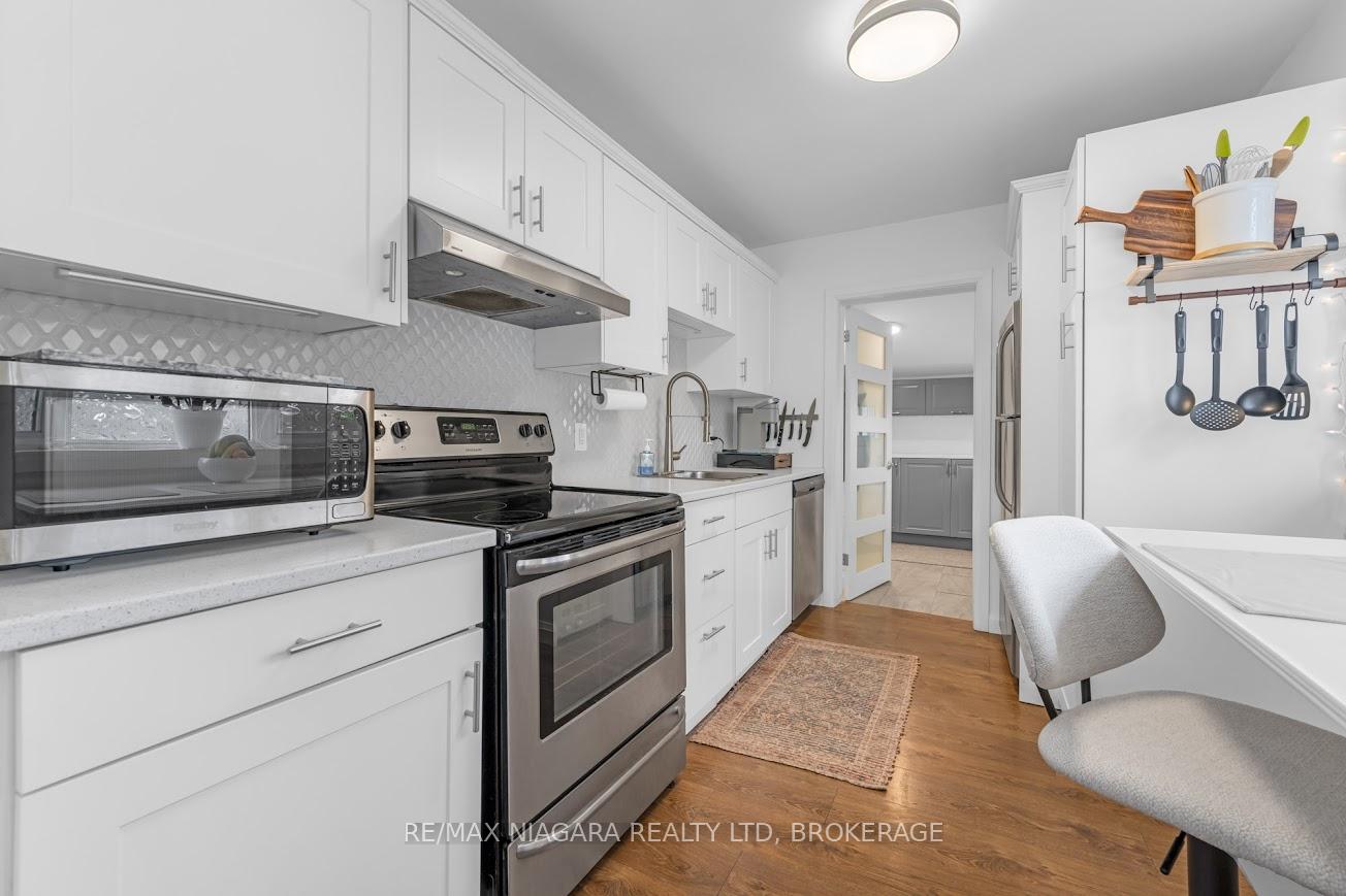 Photo 13 of 4 Beverly Street, St. Catharines, Oakdale — HOMEH