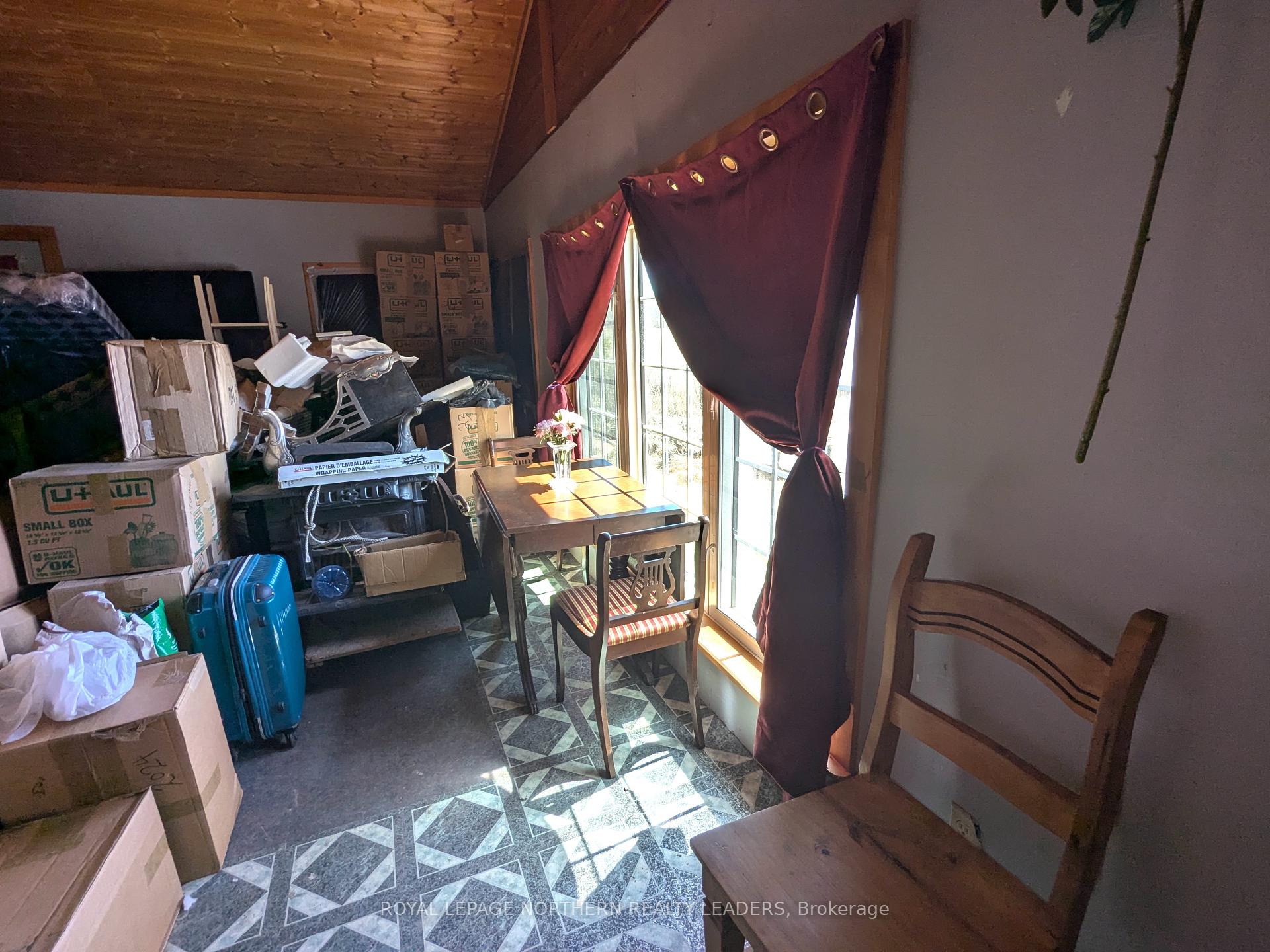 Photo 13 of 760 Glackmeyer Concession Rd 10 & 11, Cochrane — HOMEH