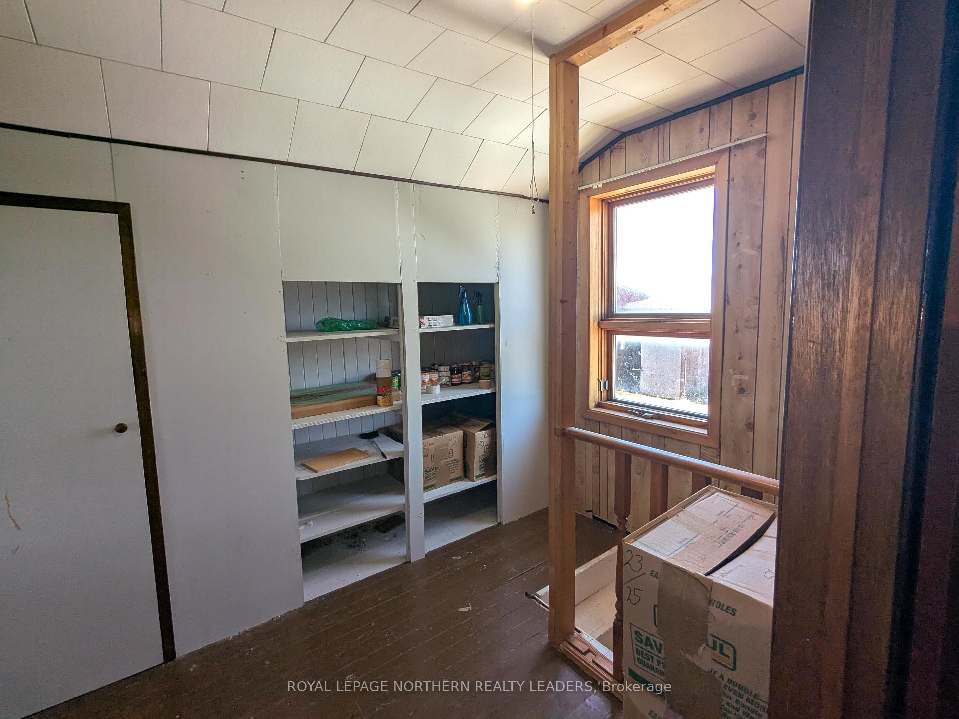 Photo 22 of 760 Glackmeyer Concession Rd 10 & 11, Cochrane — HOMEH