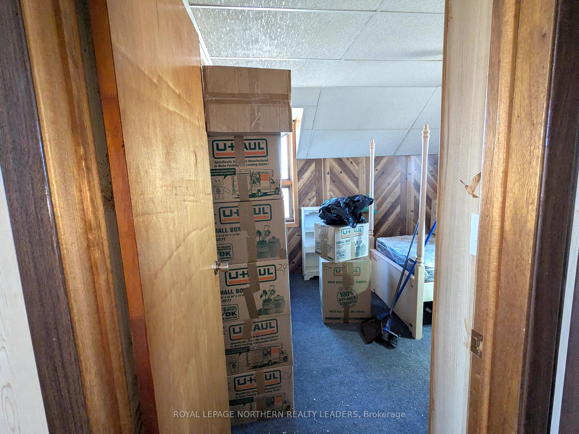Photo 23 of 760 Glackmeyer Concession Rd 10 & 11, Cochrane — HOMEH